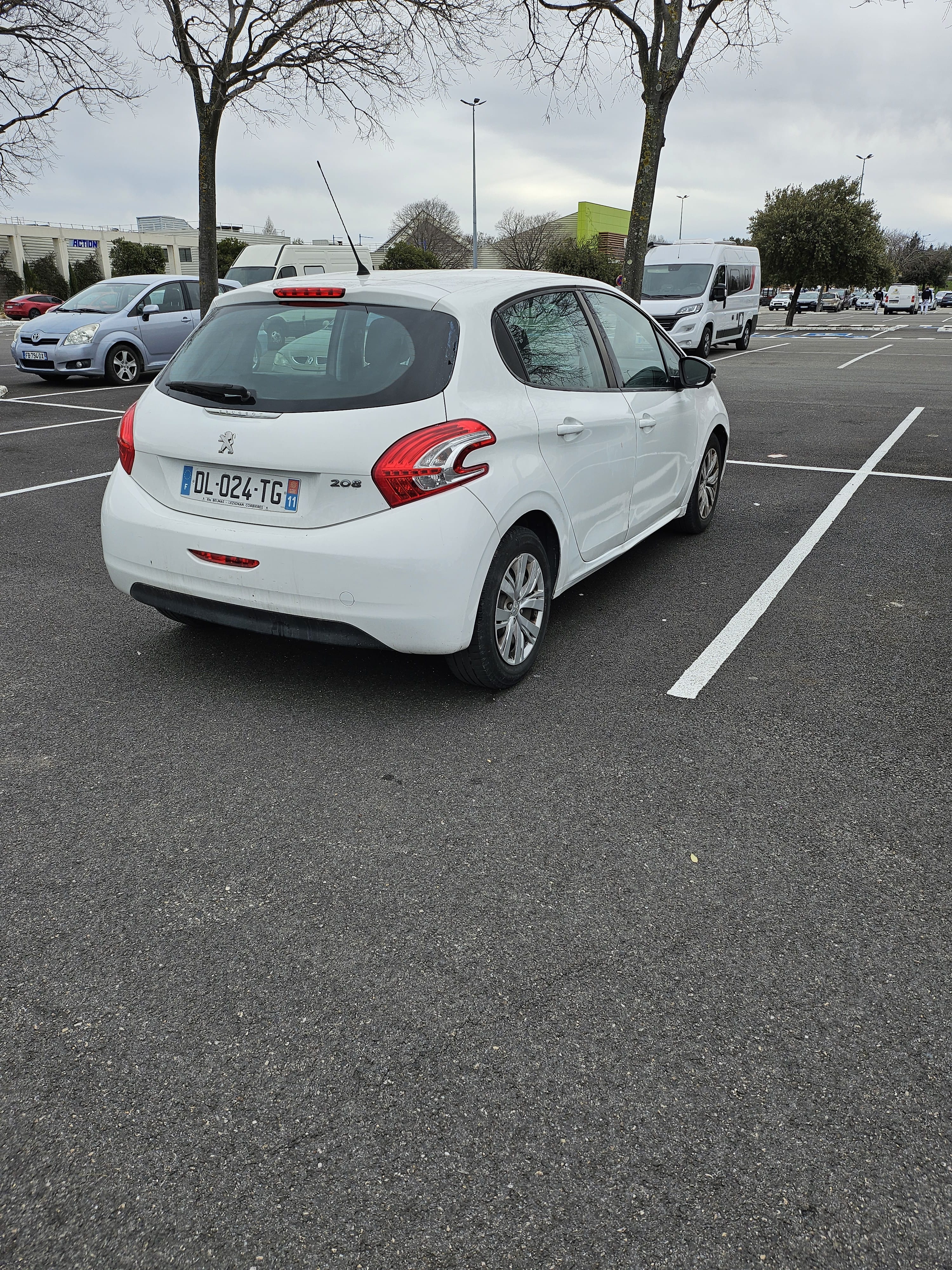 Peugeot 208 Société with Bluetooth audio