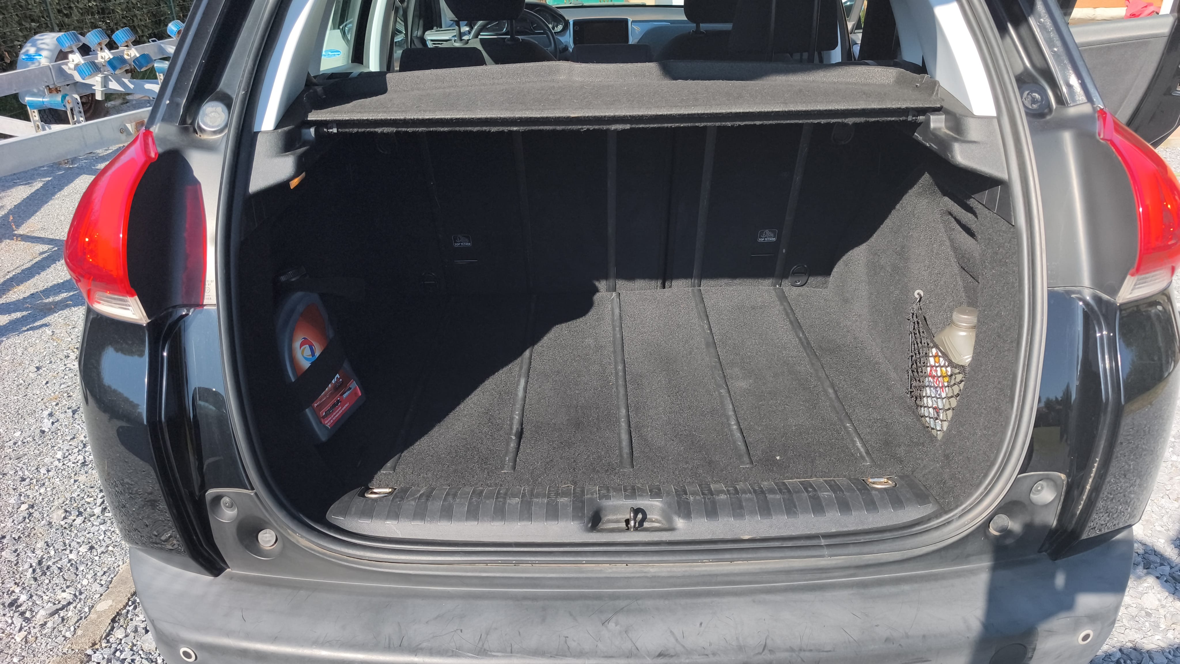 Peugeot 2008 avec Entrée audio / iPod