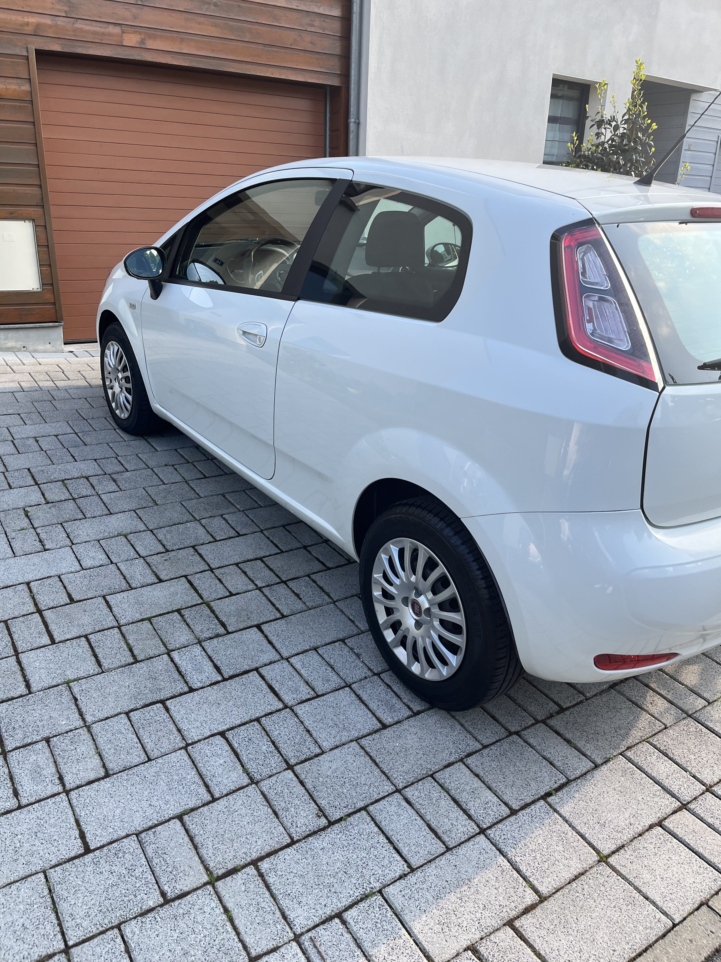 Fiat Punto avec Siège bébé