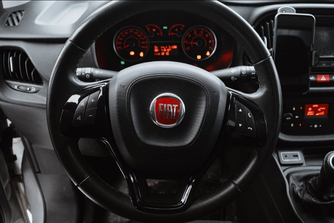 Fiat Doblo med Bluetooth audio