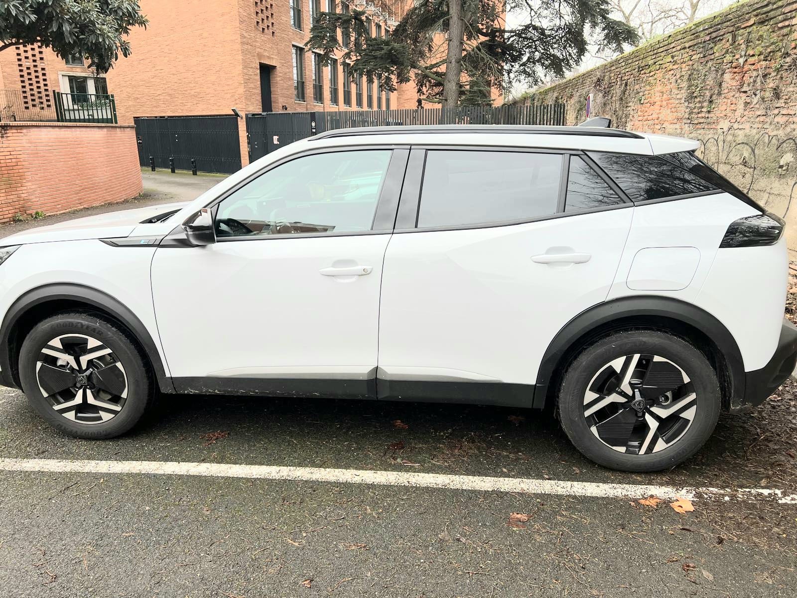 Peugeot e-2008 avec Climatisation