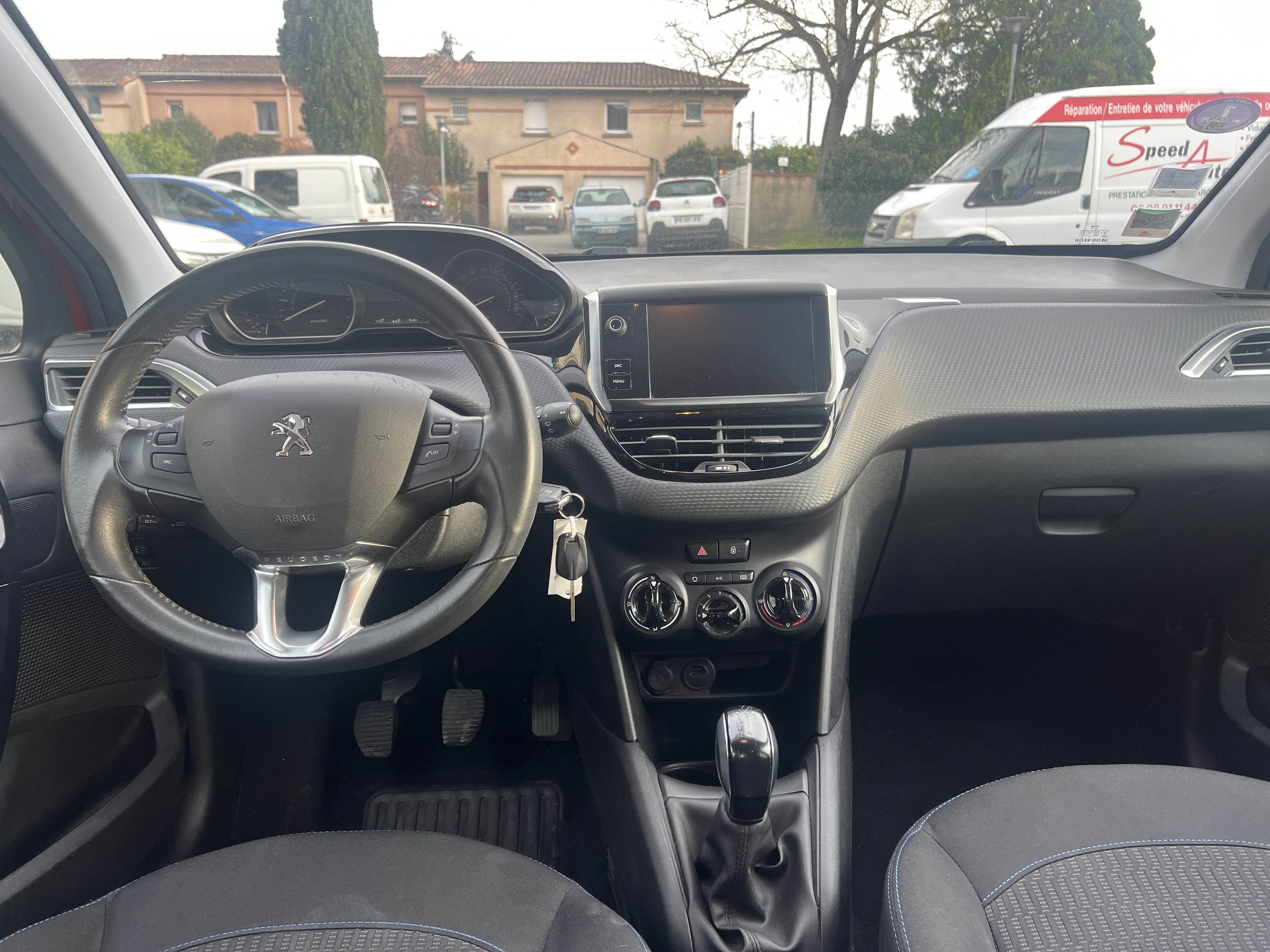 Peugeot 208 avec GPS