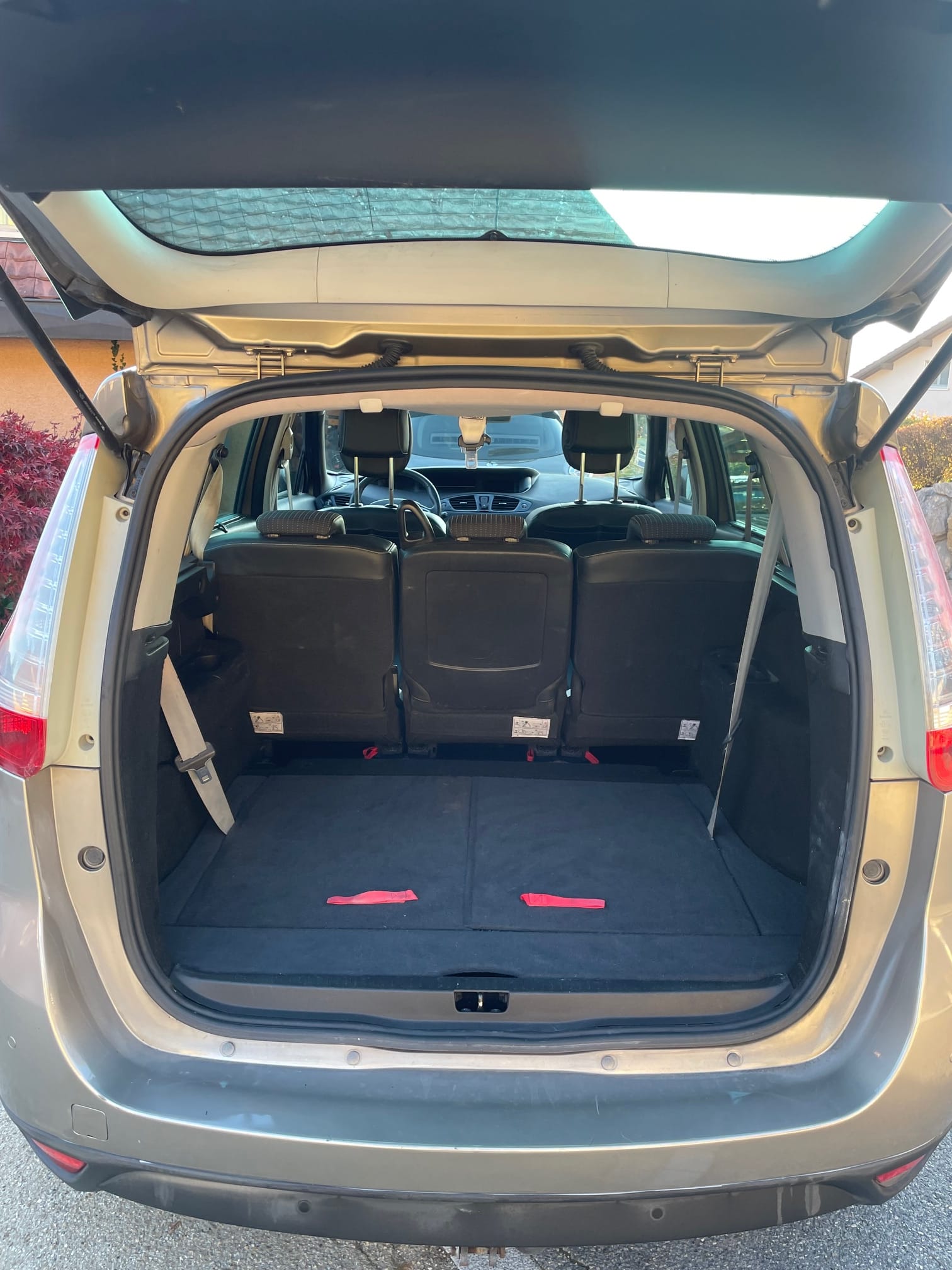 Renault Mégane Scenic 7 places avec Siège bébé