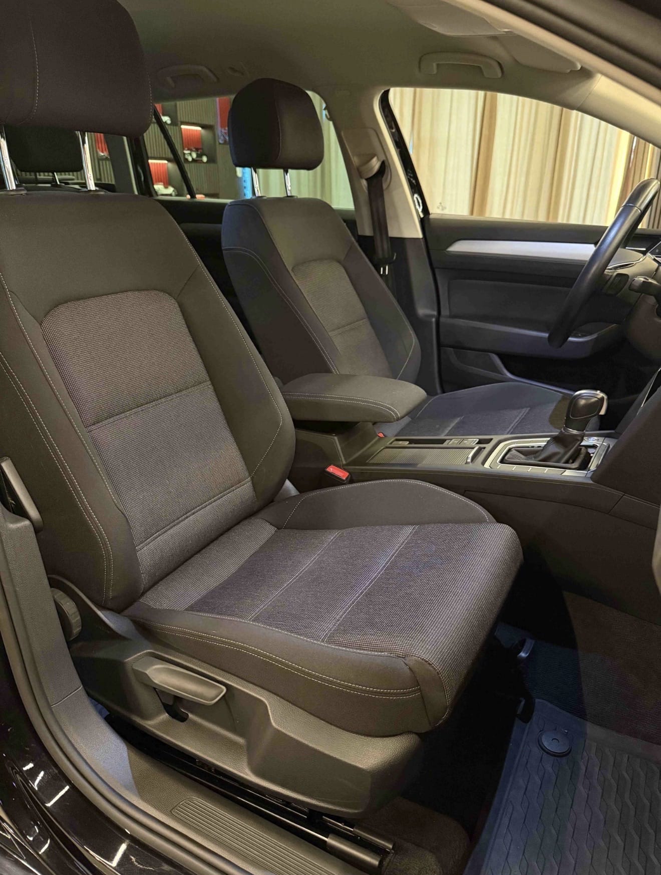 Volkswagen Passat Business Edition med Bluetooth audio
