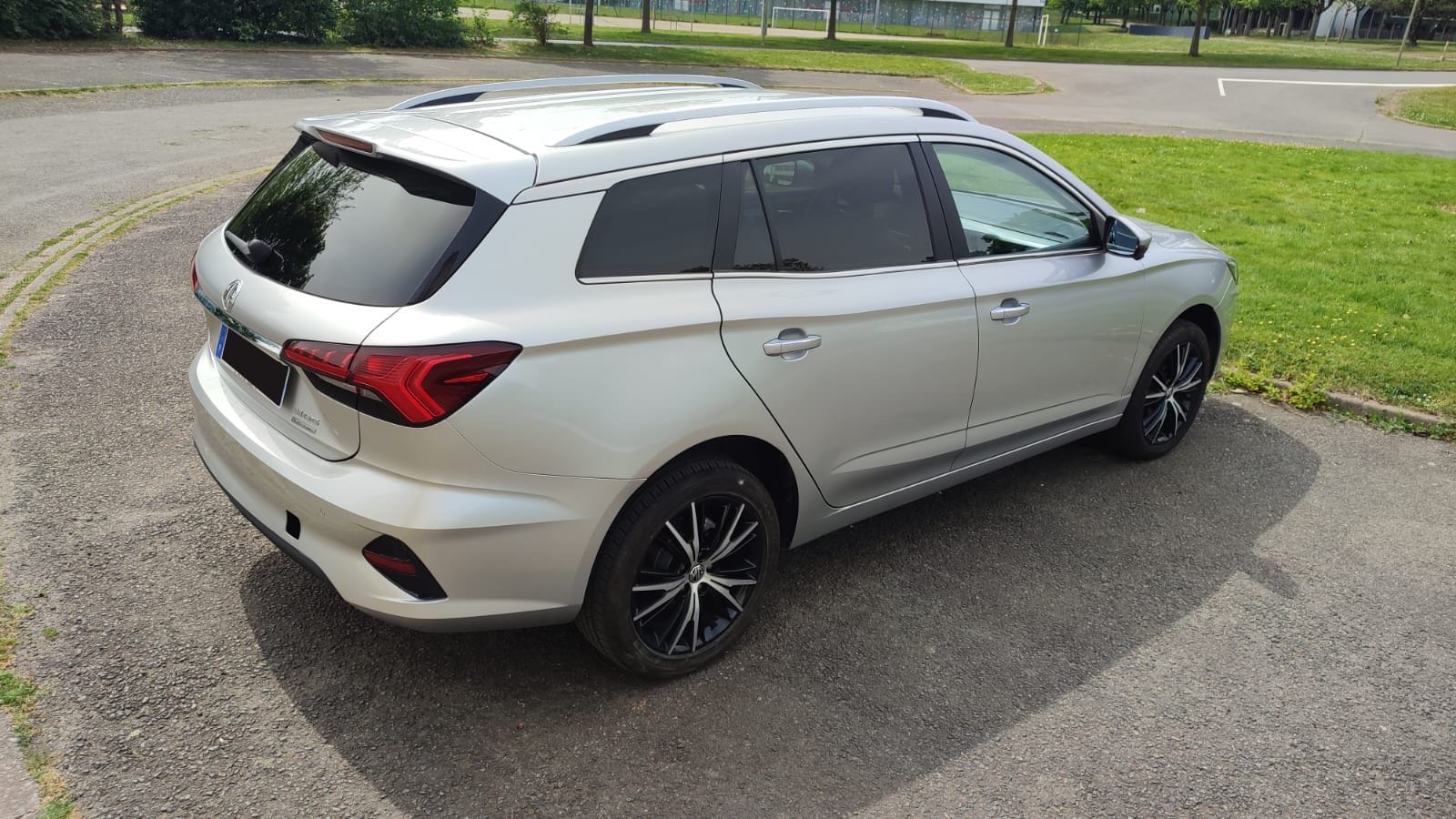 MG MG5 avec Caméra de recul