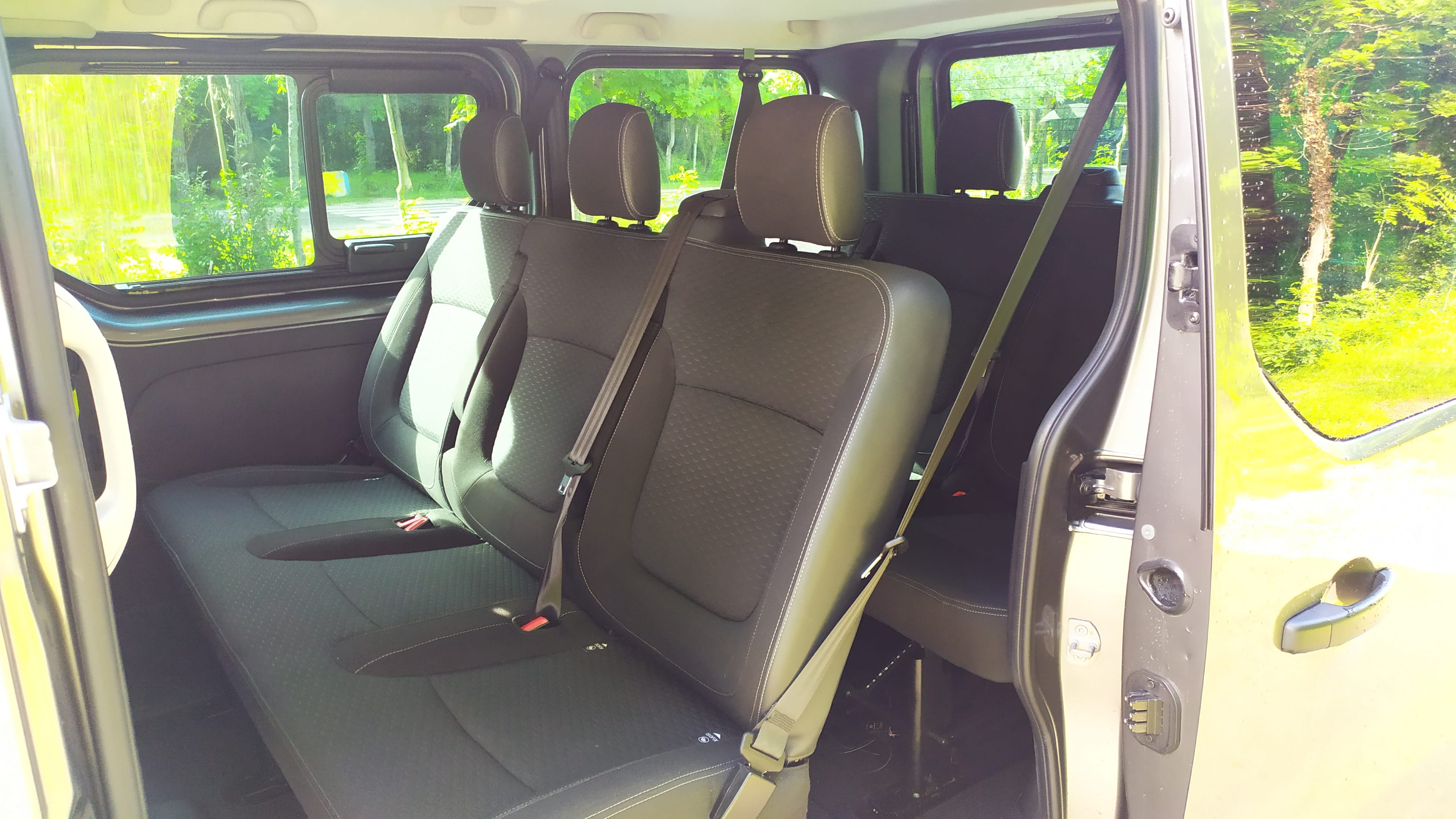 Opel Vivaro Combi 1.6L bi-turbo 9 places pack business avec Siège bébé