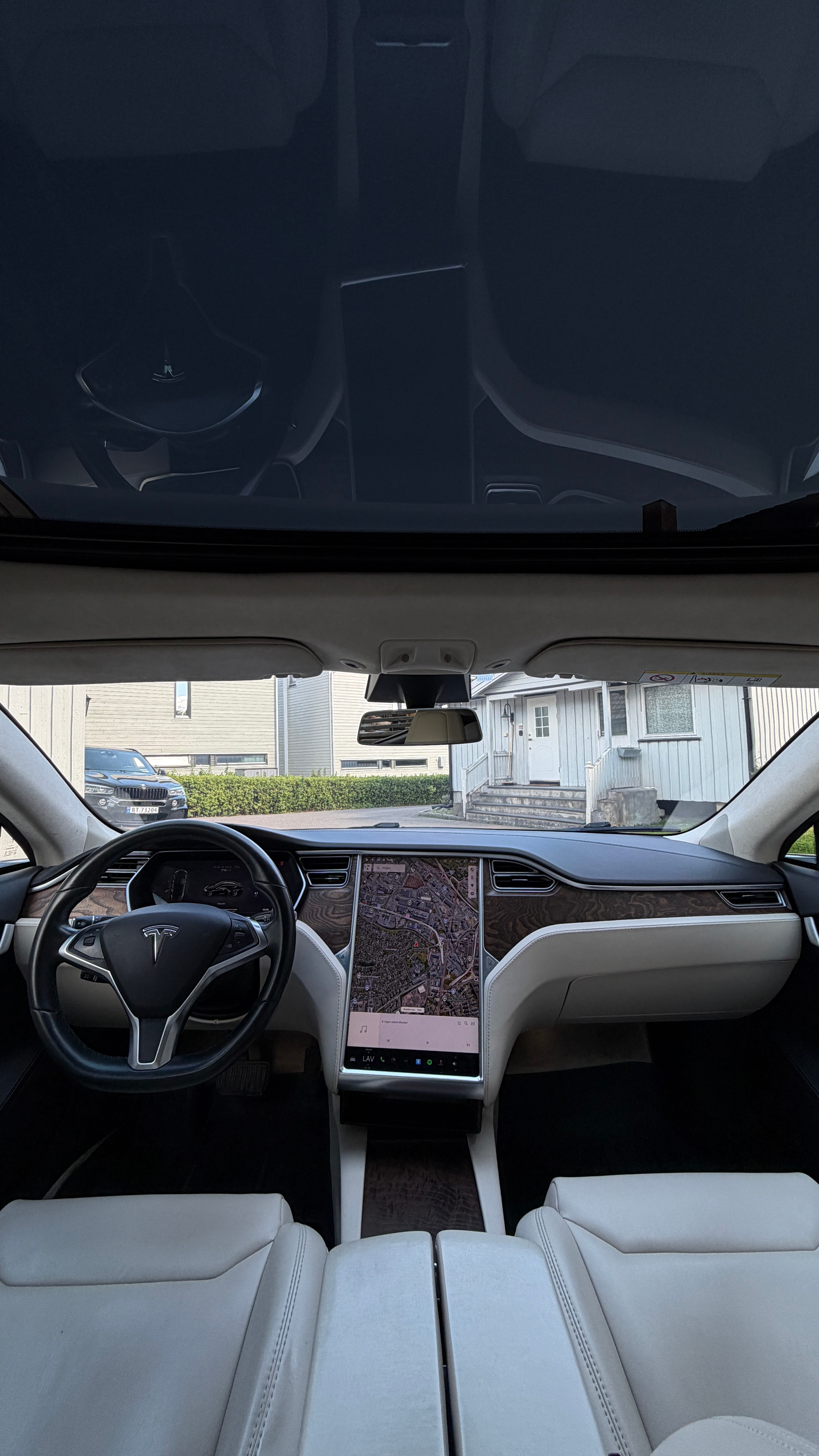 Tesla Model S 75D med Lydinngang