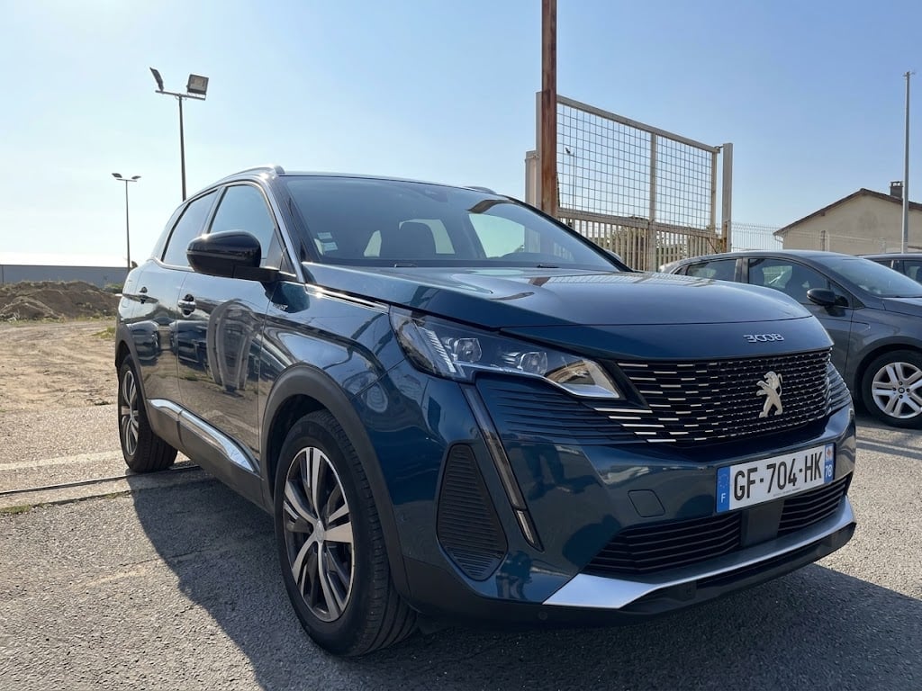 Peugeot 3008, 2022, Essence 95 / Électrique (hybride), automatique