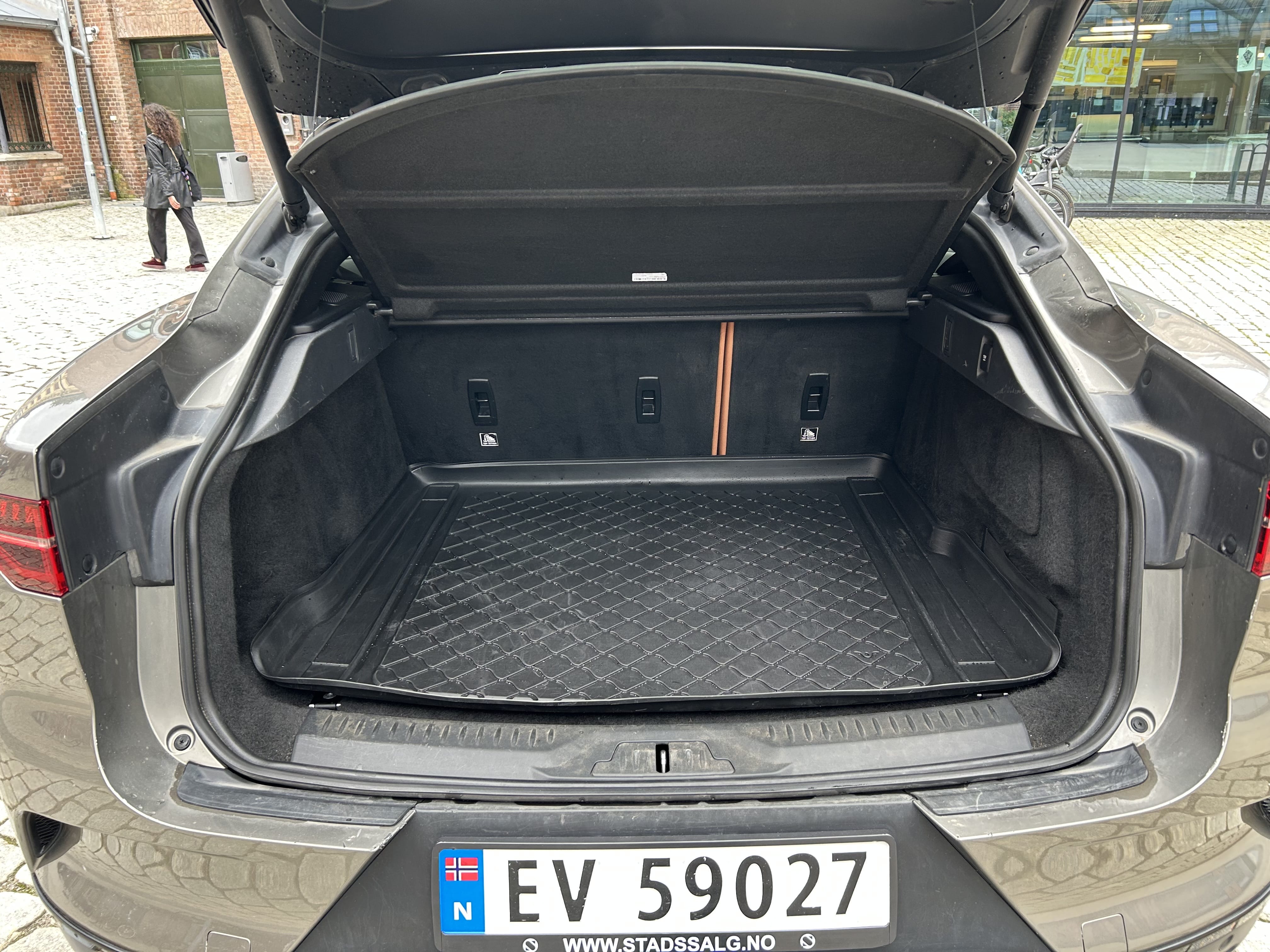 Jaguar I-Pace EV400 HSE med Babysete