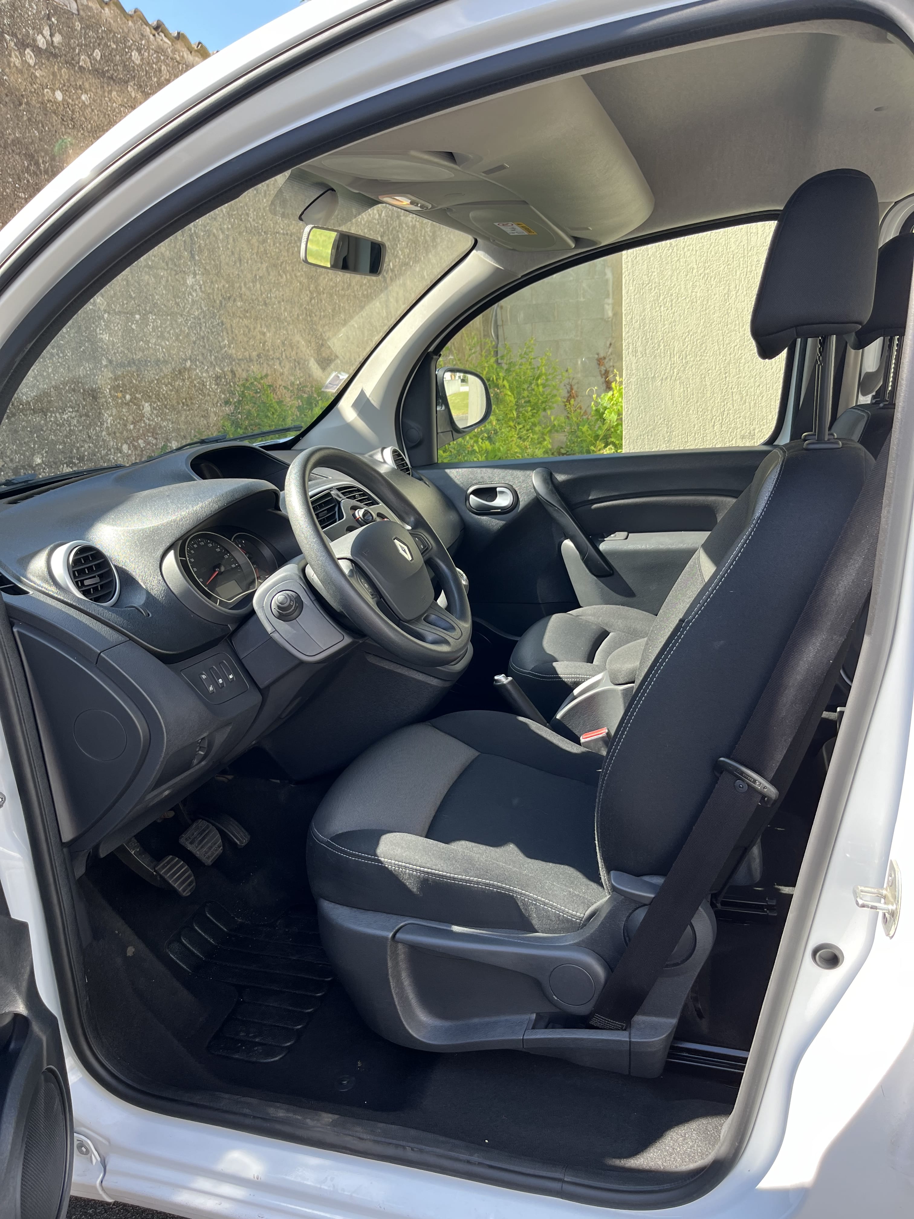 Renault Kangoo 1.5 dci avec Accessible fauteuil roulant