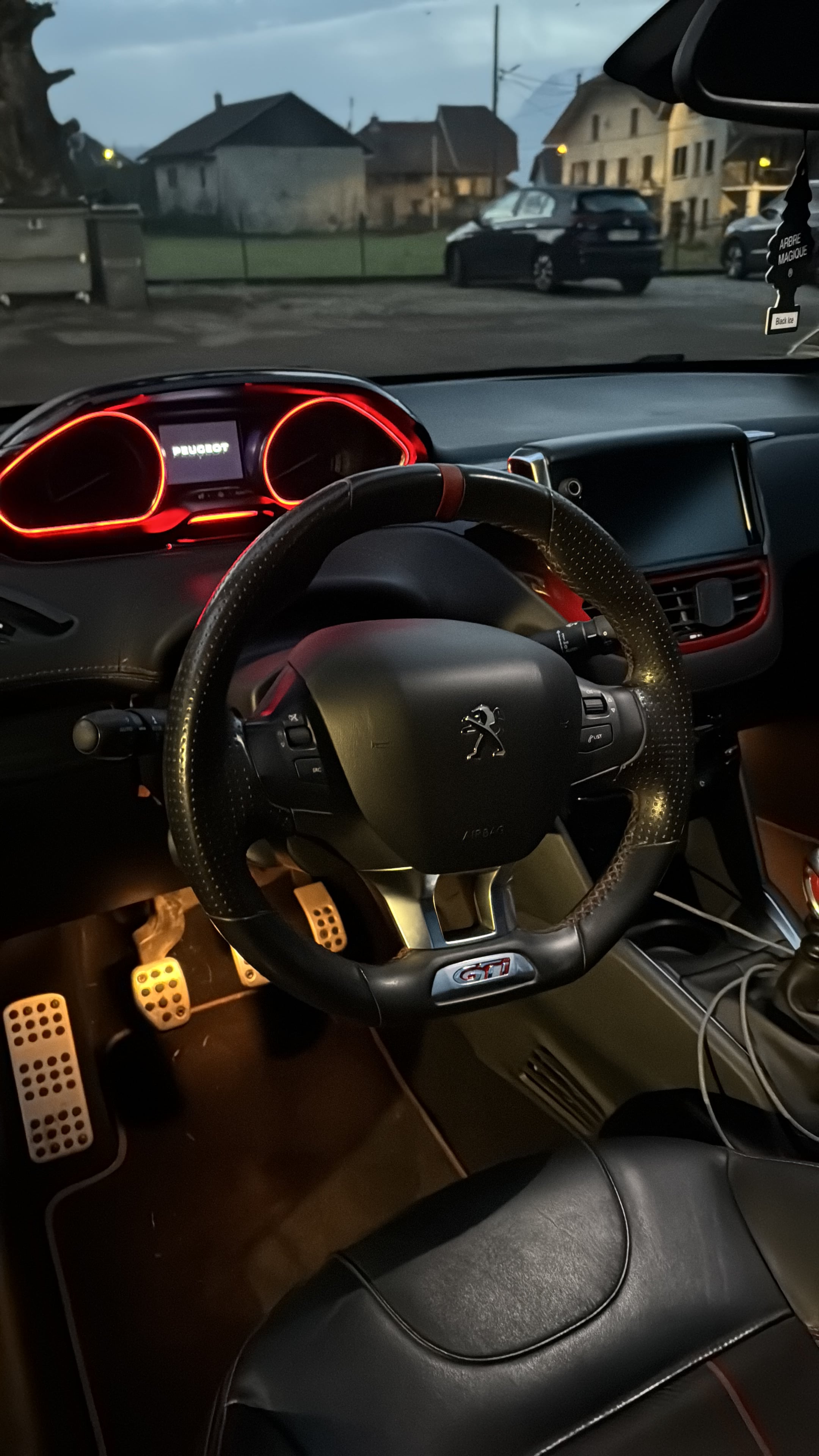 Peugeot 208 GTI avec Climatisation