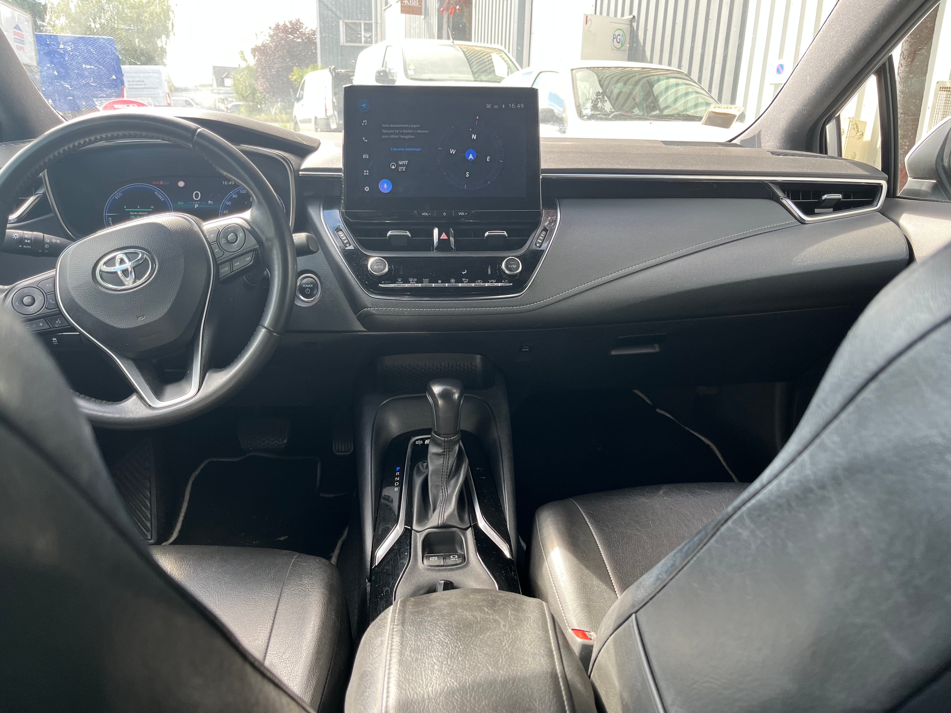 Toyota Corolla Break Hybride avec Climatisation