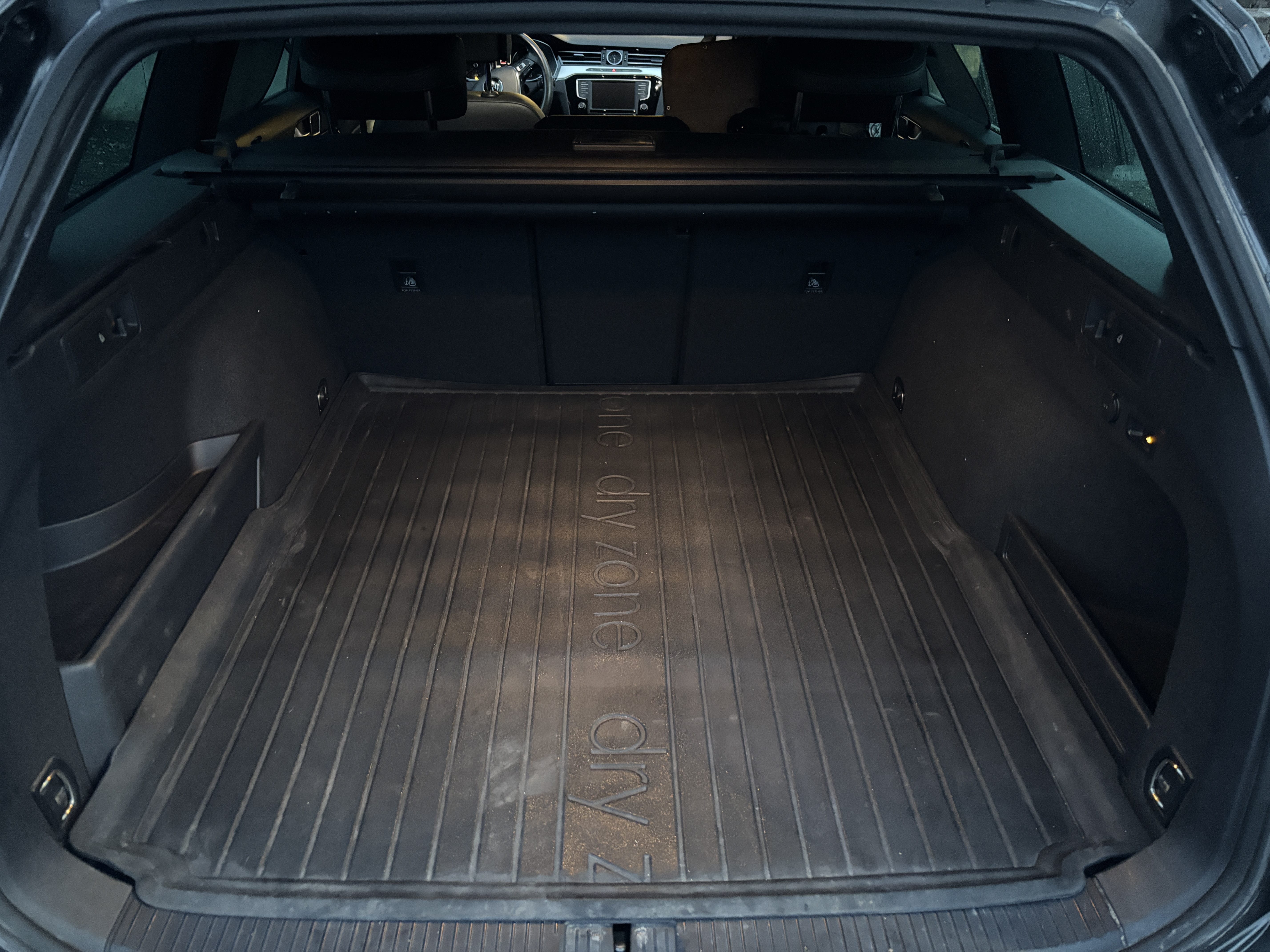 Volkswagen Passat GTE Hybrid with Baby seat