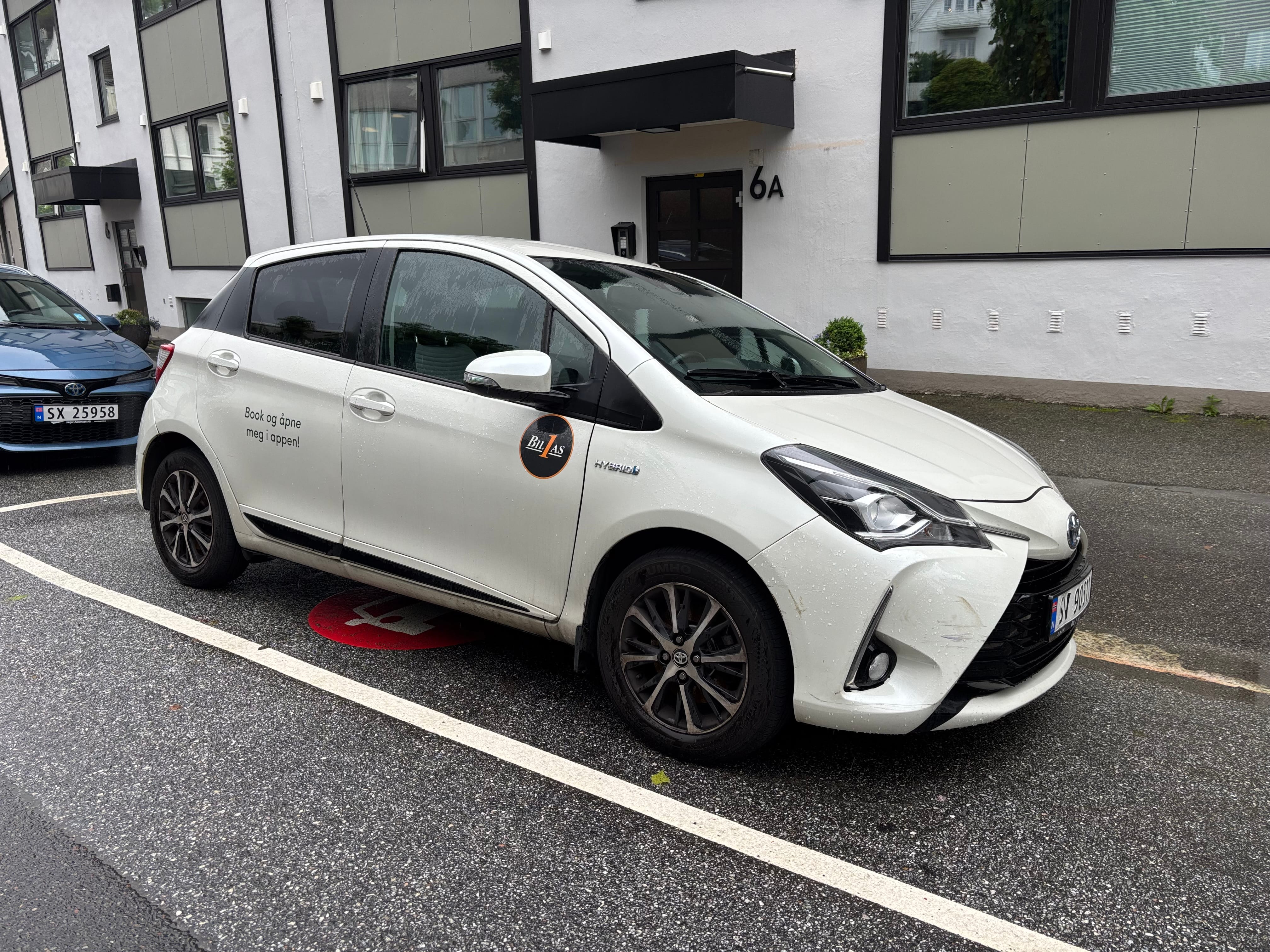 Toyota Yaris Hybrid Bensin 5 seter Automat, 2018, Blyfri 95 / Électrique (hybride), automatique