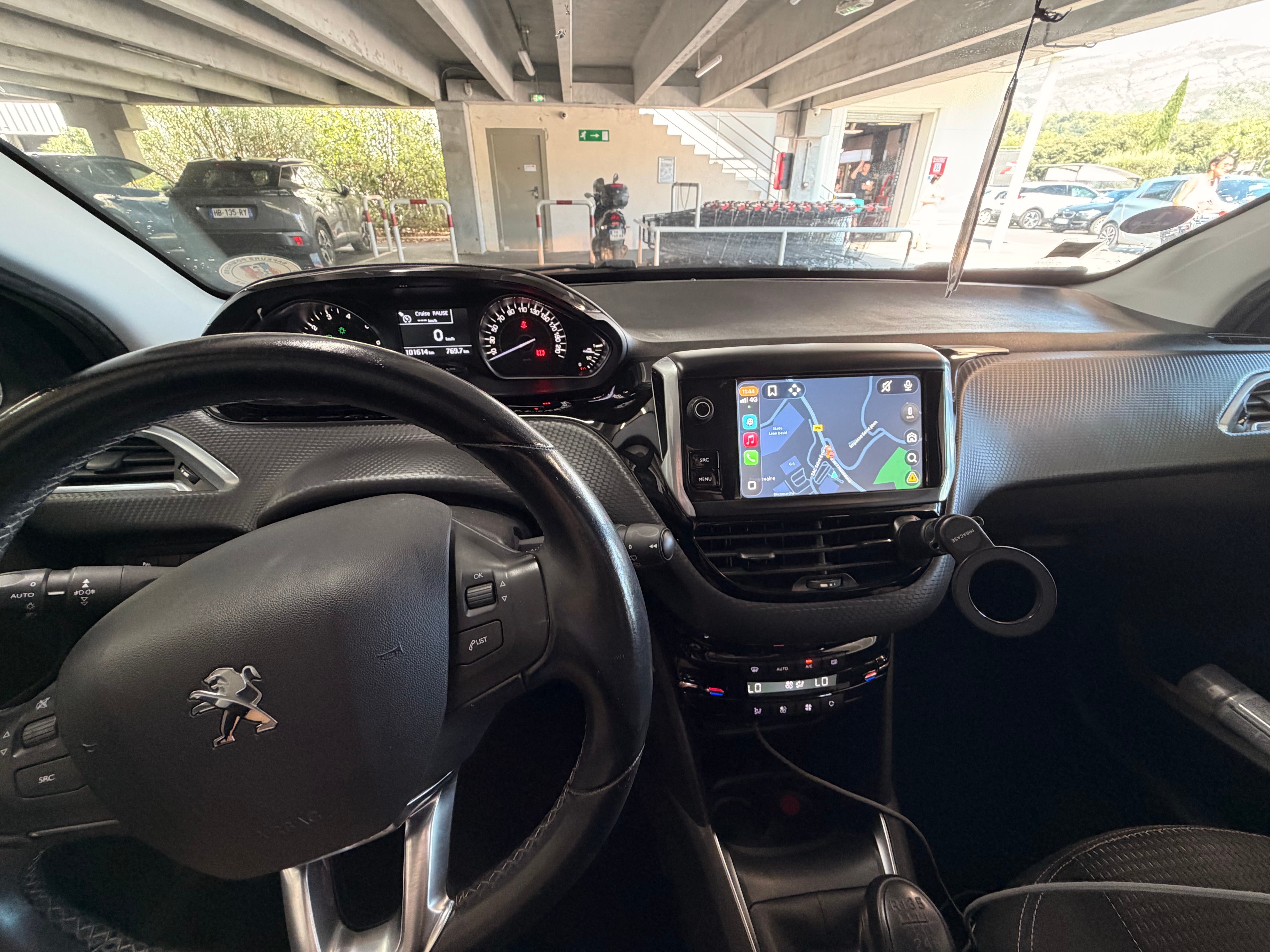 Peugeot 208 avec Port USB