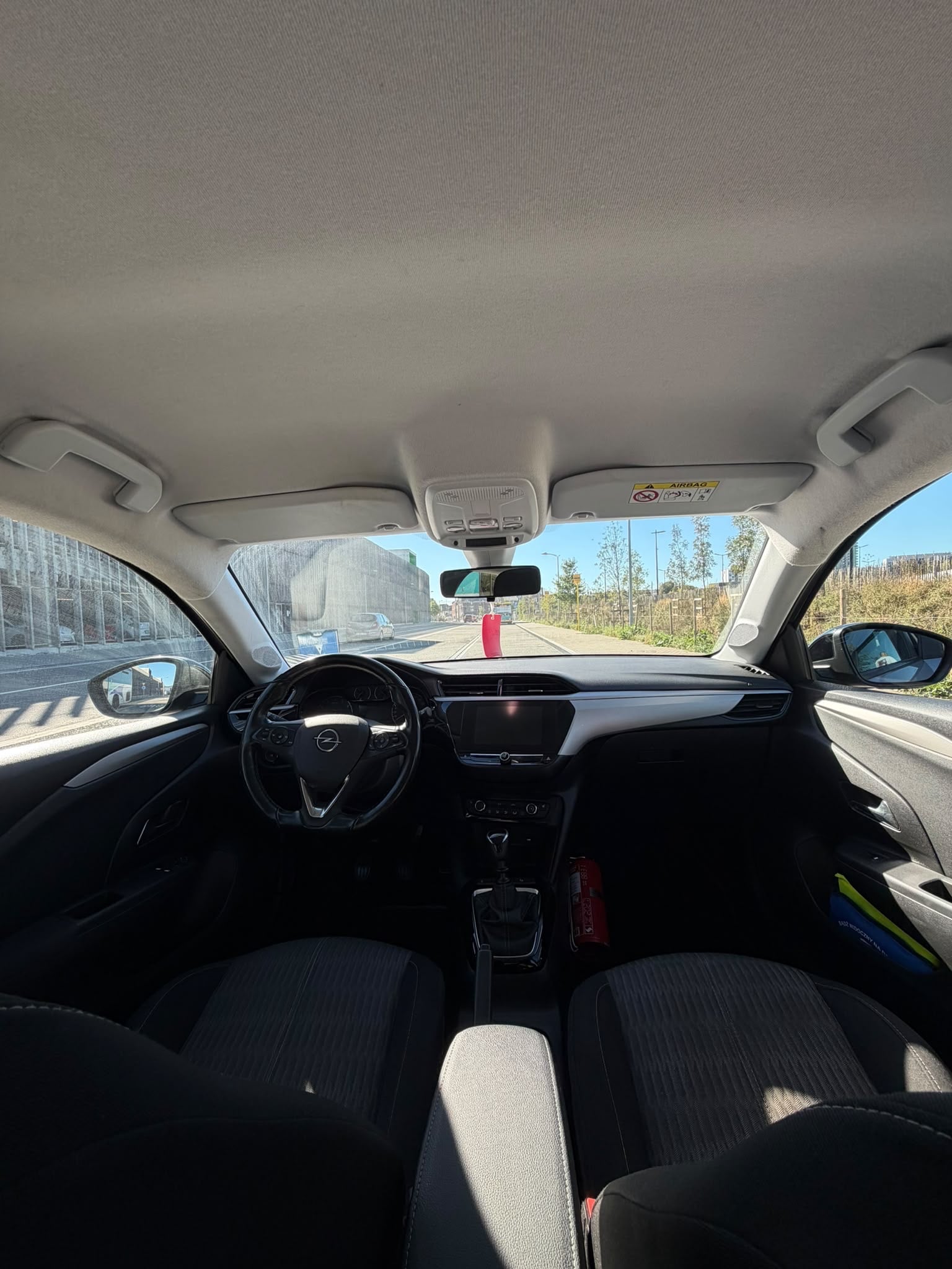 Opel Corsa 1.2 essence avec GPS
