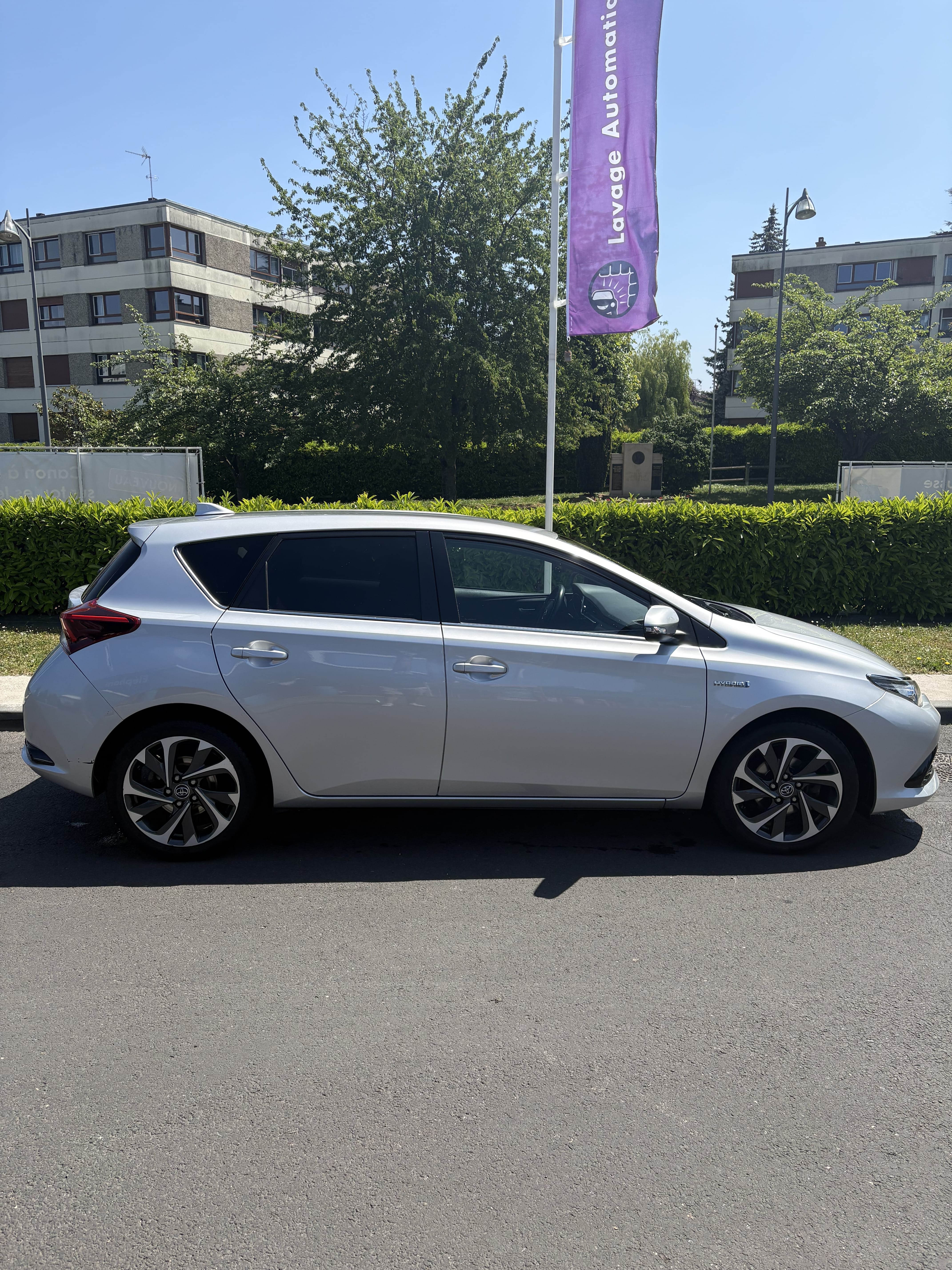 Toyota Auris Hybrid