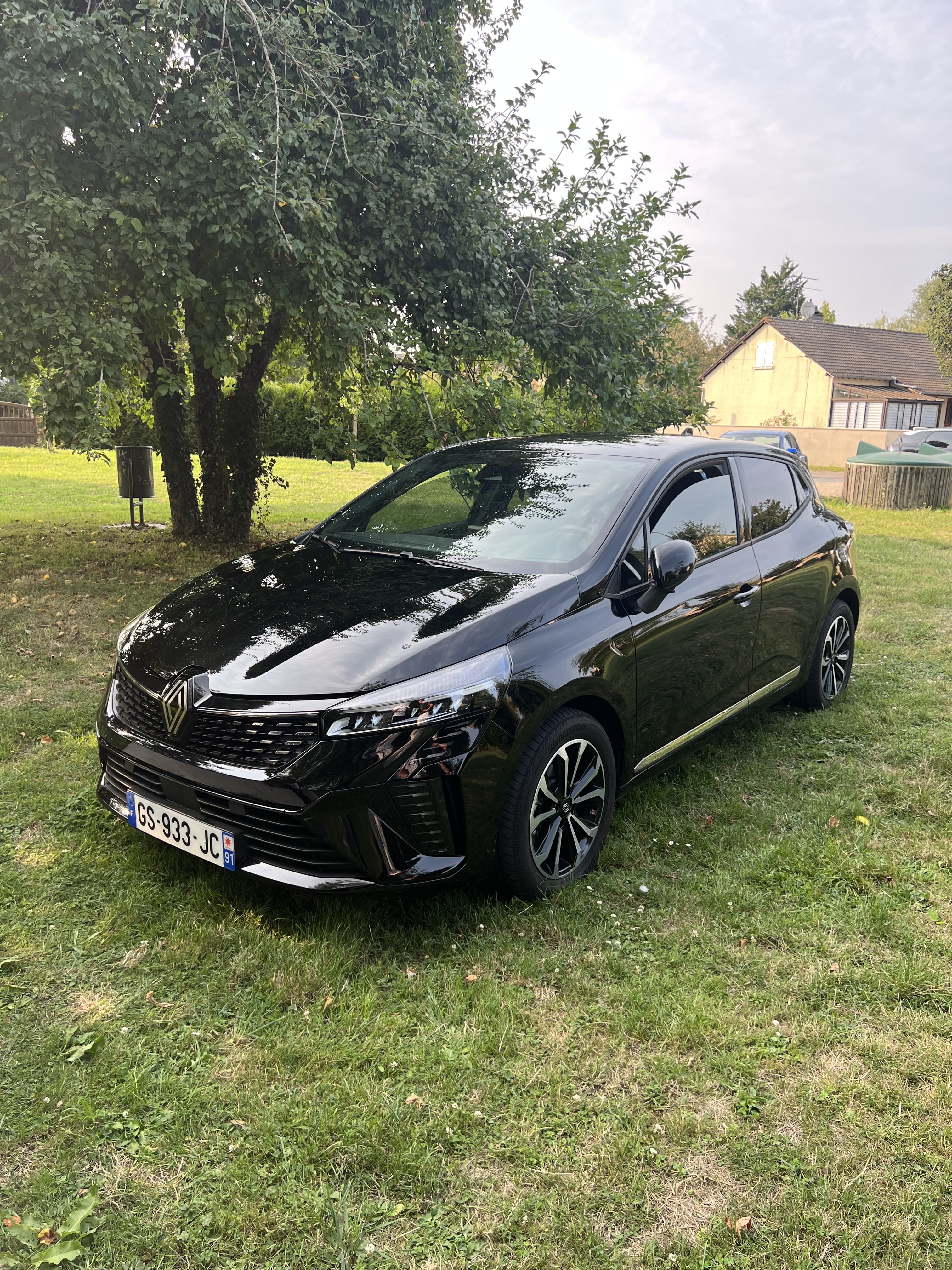 Renault Clio E-tech avec GPS