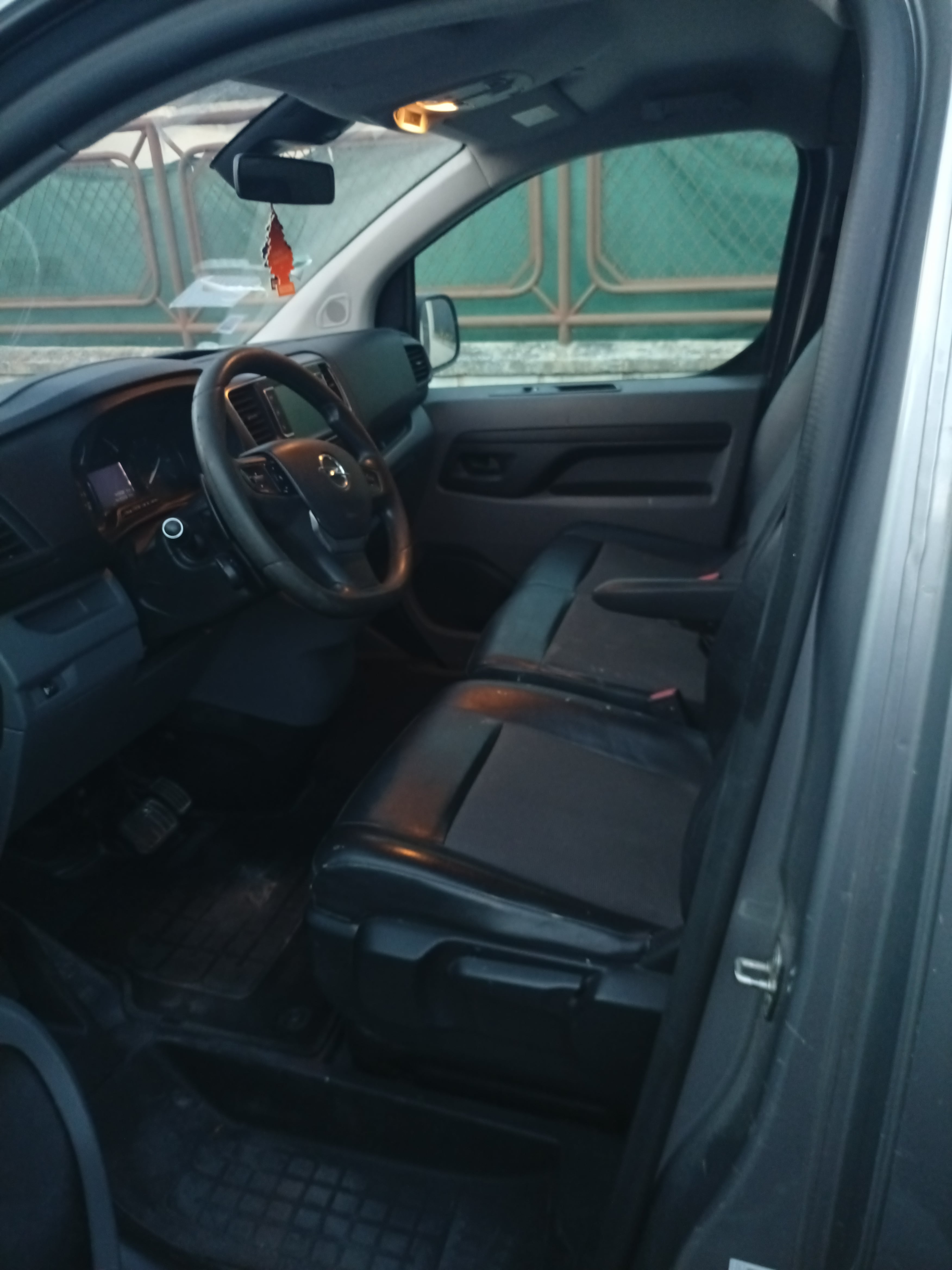 Opel Vivaro L2 2.0 Blue HDI Turbo avec GPS
