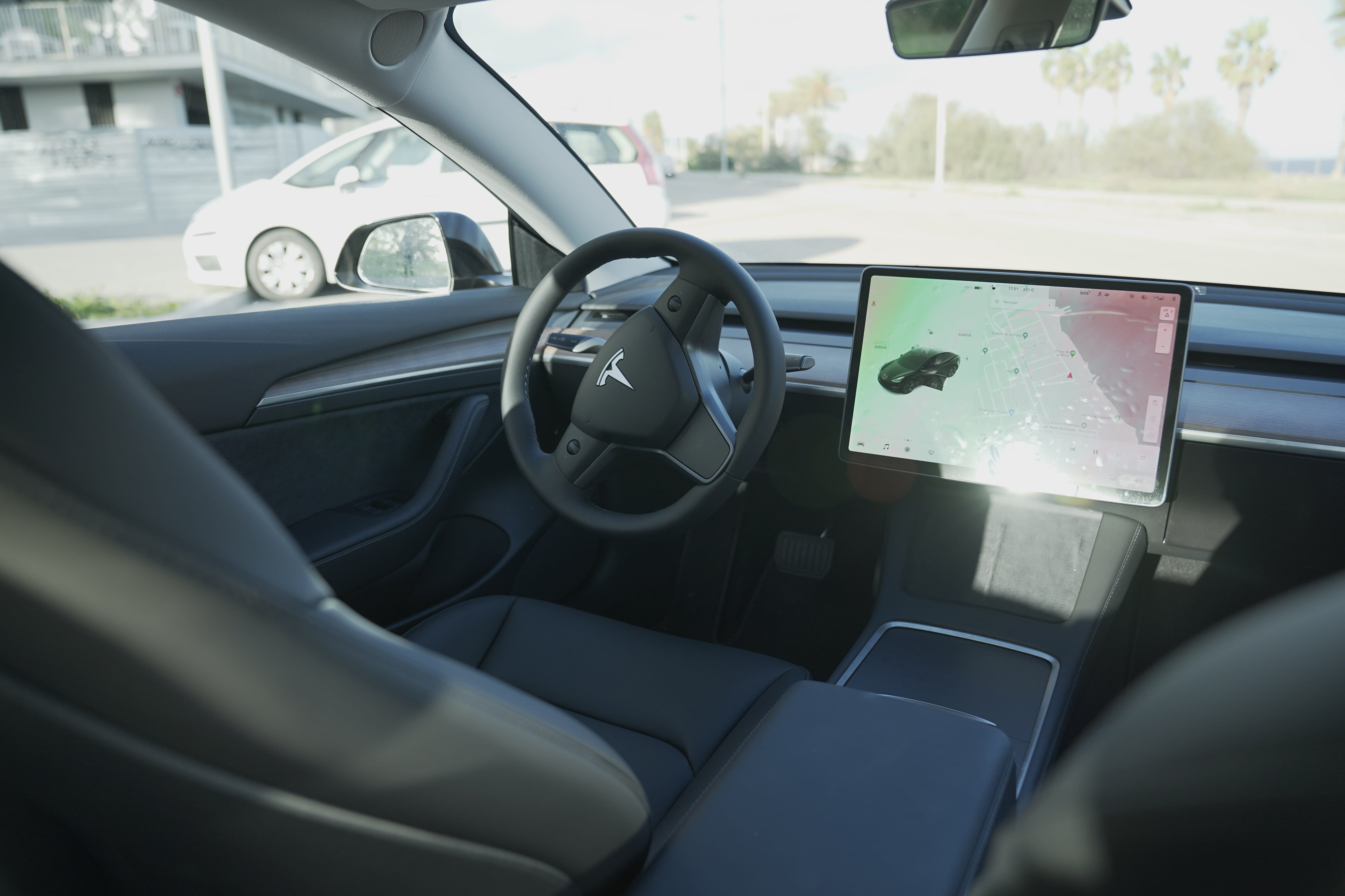 Tesla Model 3 con Control de velocidad