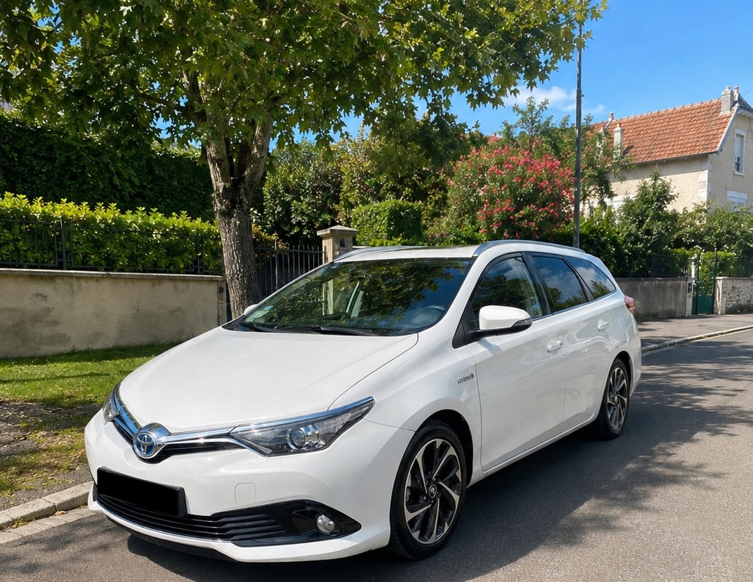 Toyota Auris Hybride, 2018, Essence 98 / Électrique (hybride), automatique