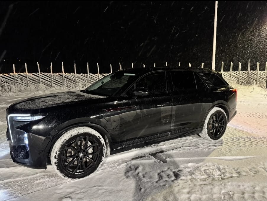 Hongqi E-HS9 med Aircondition