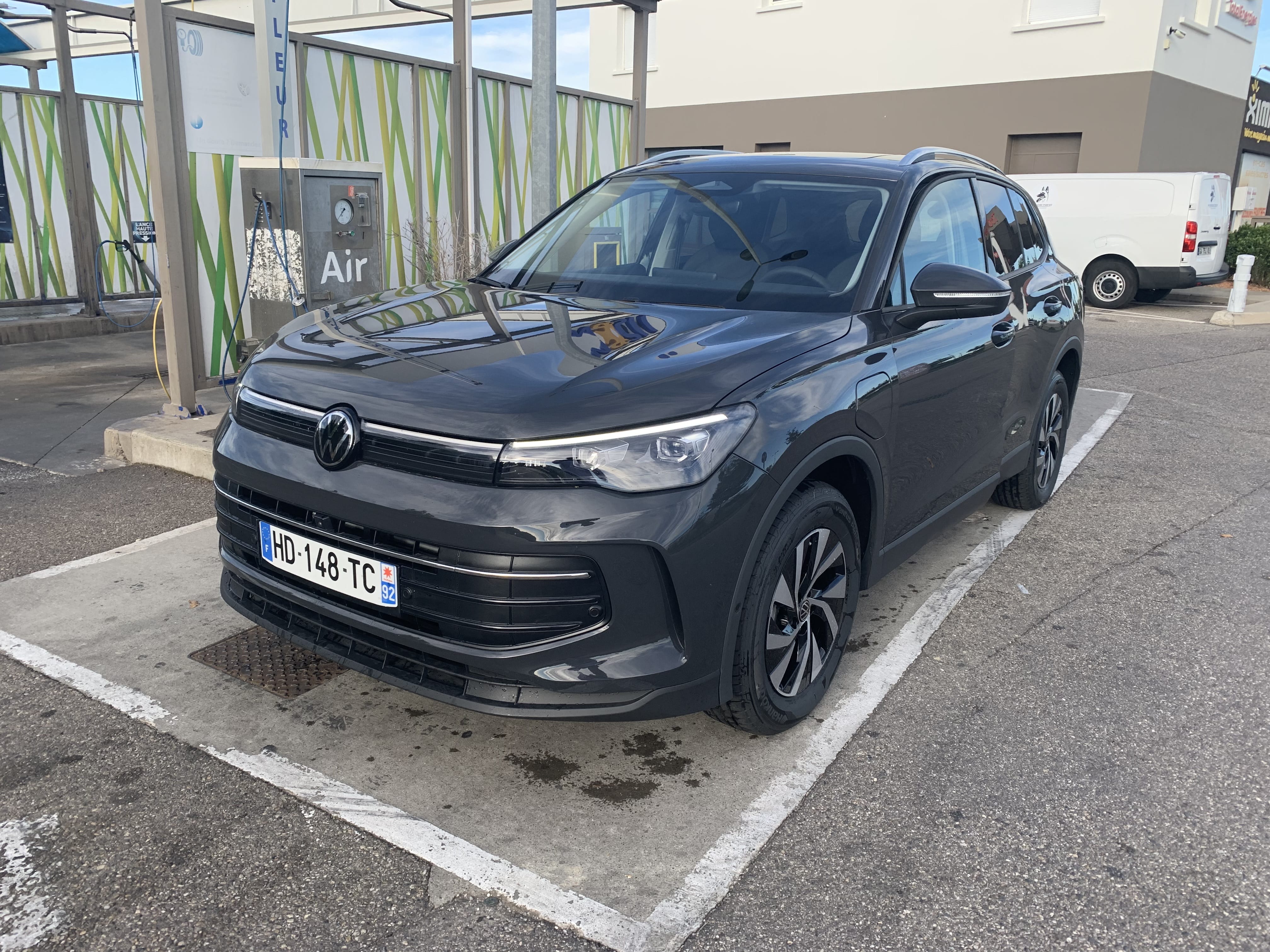 Volkswagen Tiguan, 2025, Essence 95 / Électrique (hybride), automatique