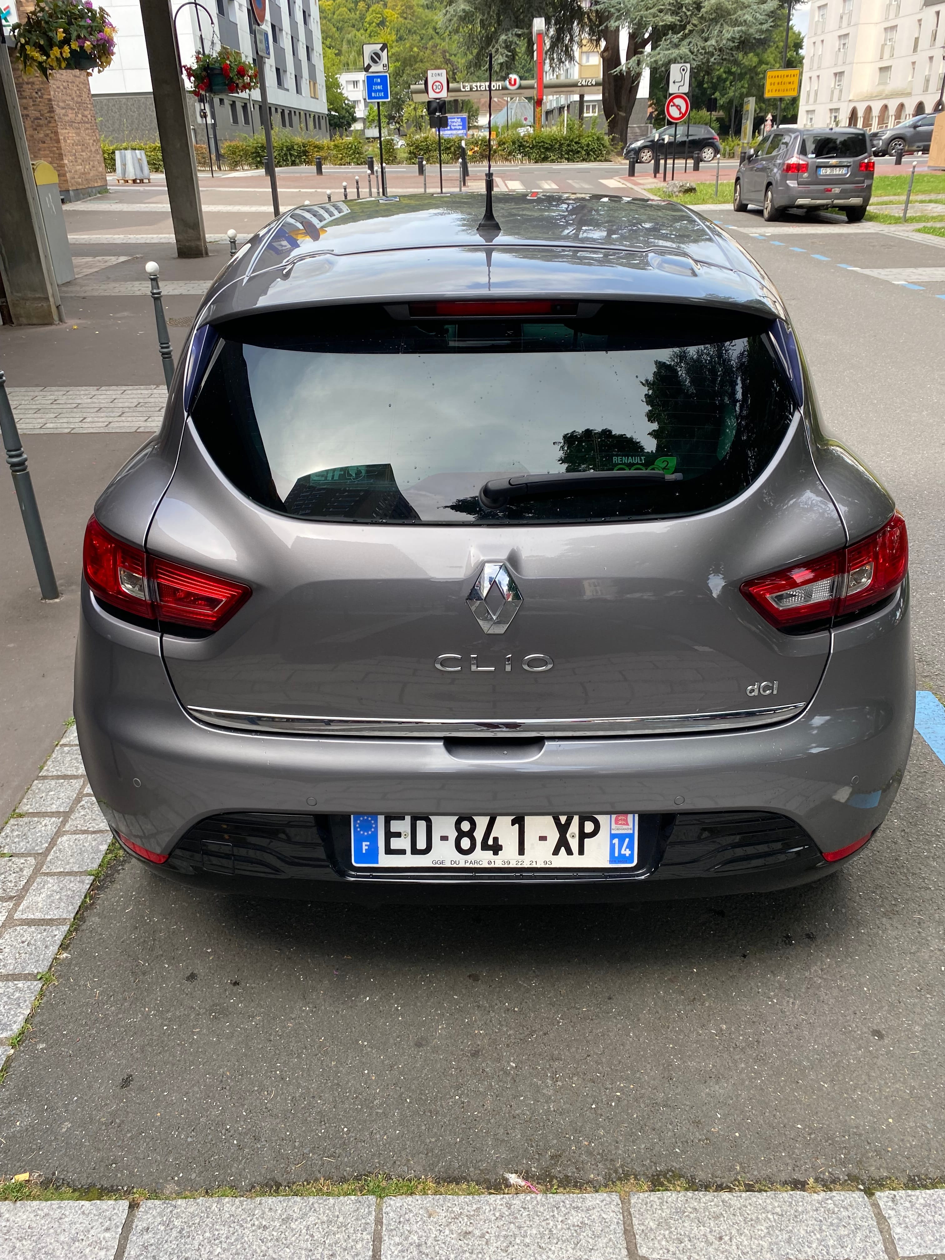 Renault Clio avec Siège bébé