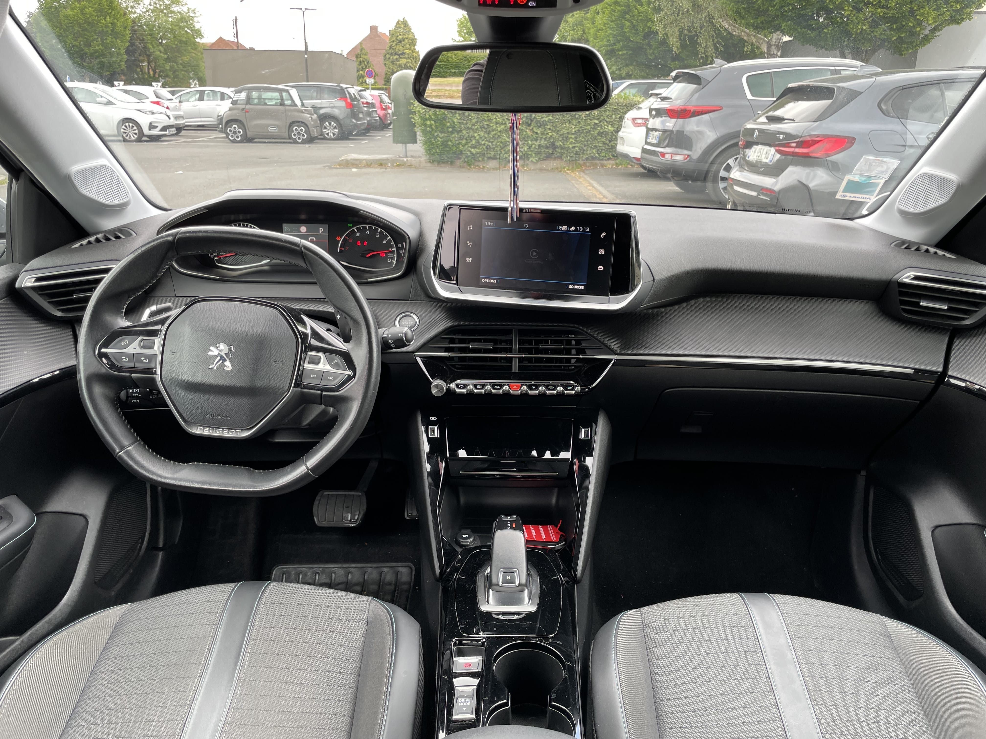 Peugeot 208 100ch EAT8 Allure avec GPS