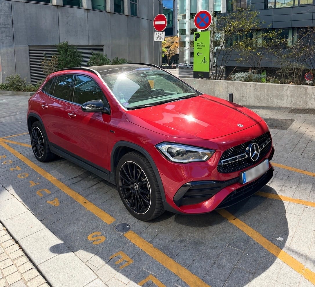 Mercedes-Benz GLA 250, 2021, Essence 95 / Électrique (hybride), automatique