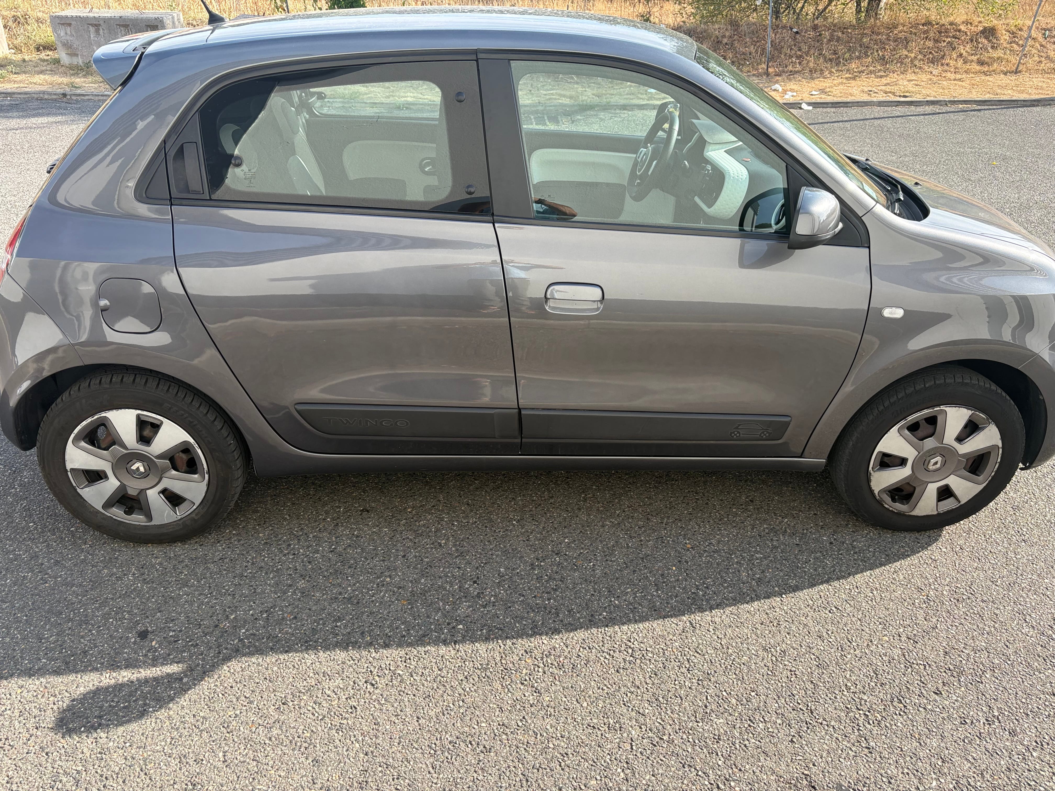 Renault Twingo III avec Autoradio