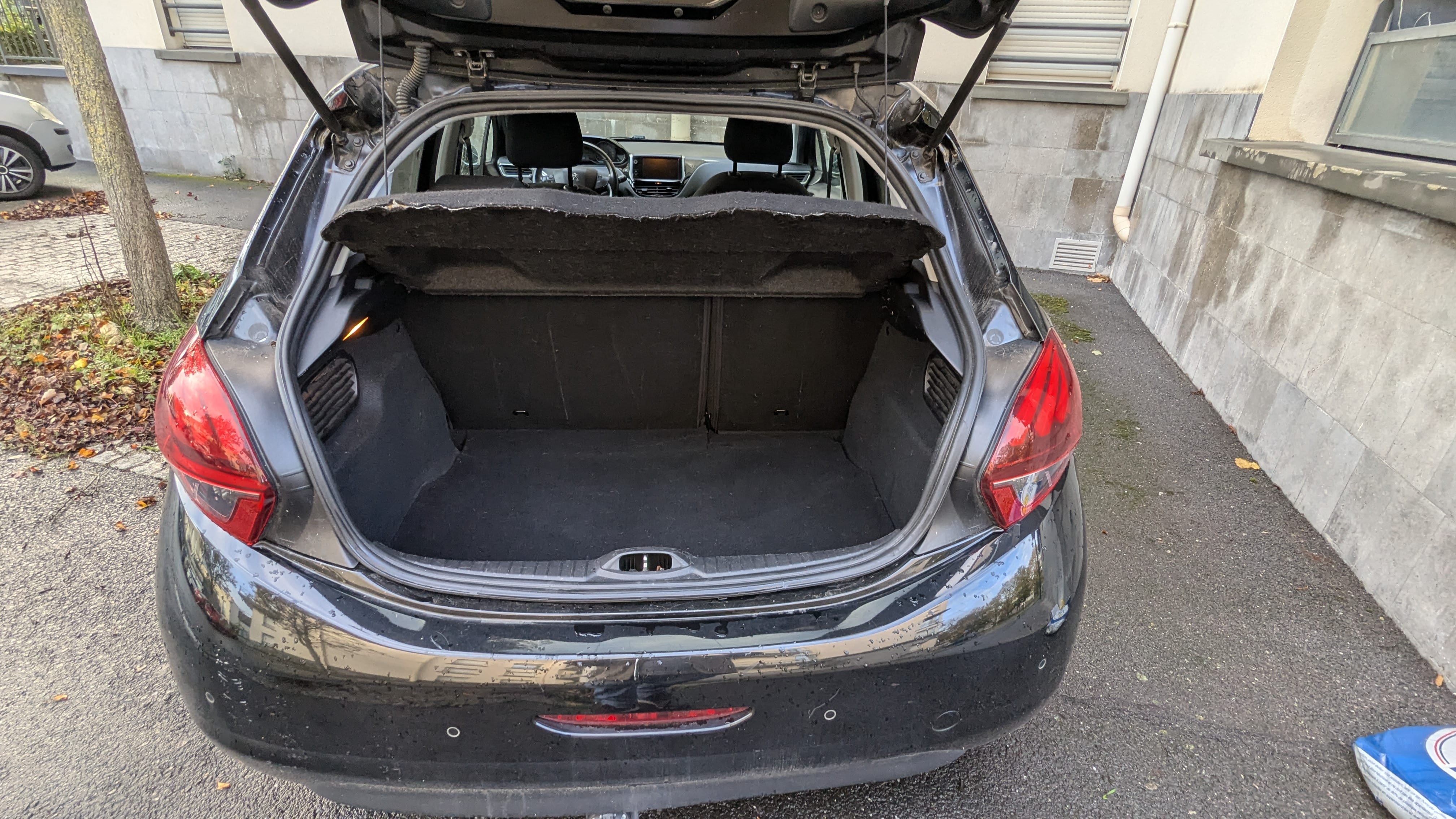 Peugeot 208 E85 avec Audio Bluetooth