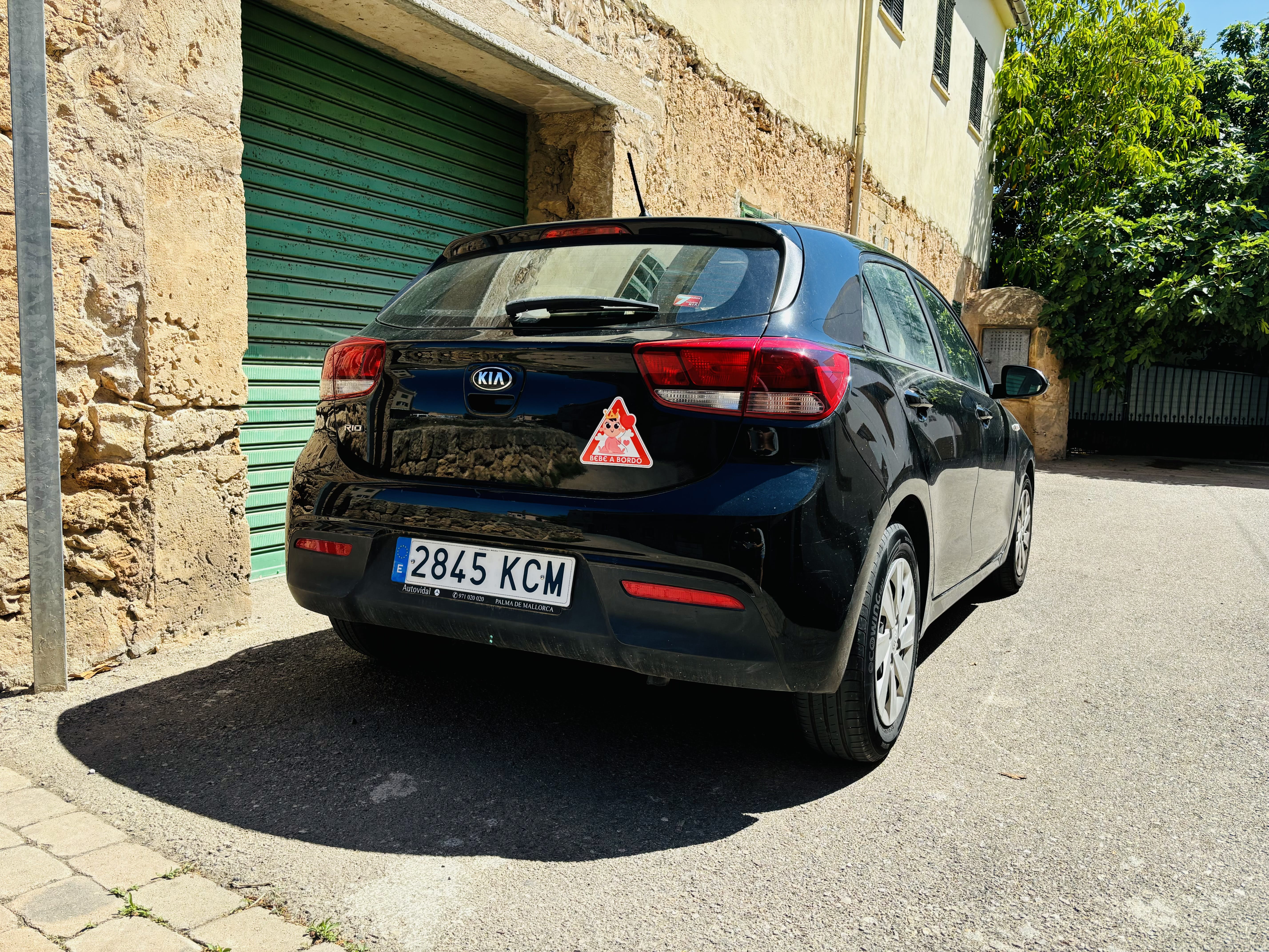 Kia Rio con Silla infantil