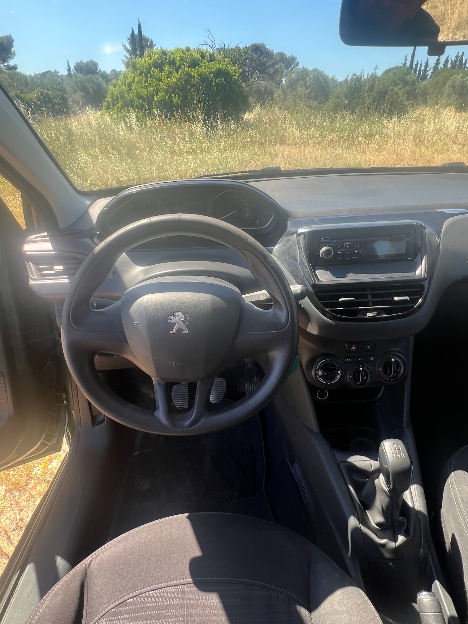 Peugeot 208 mit Autoradio