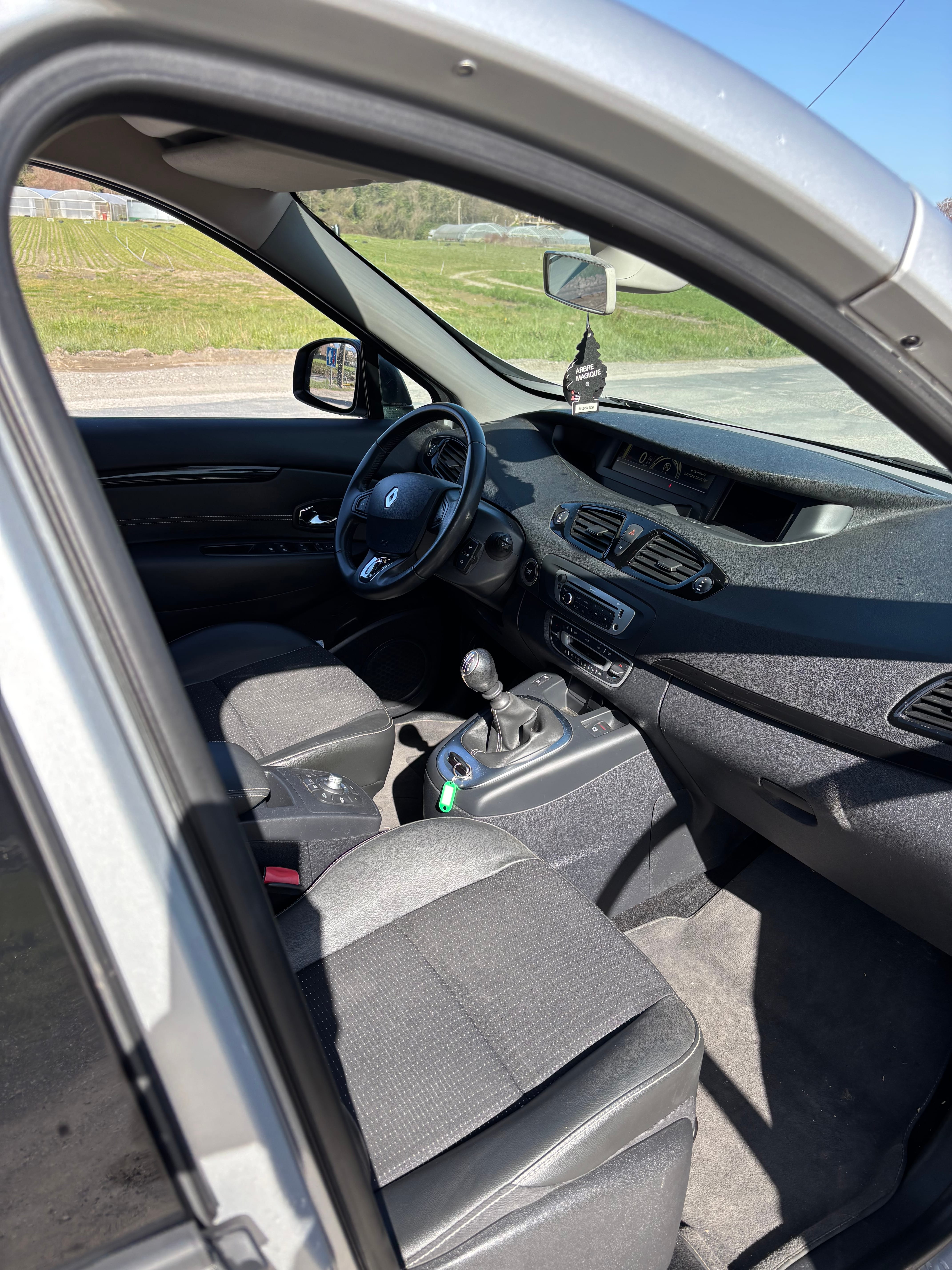 Renault Mégane Scénic avec Siège bébé