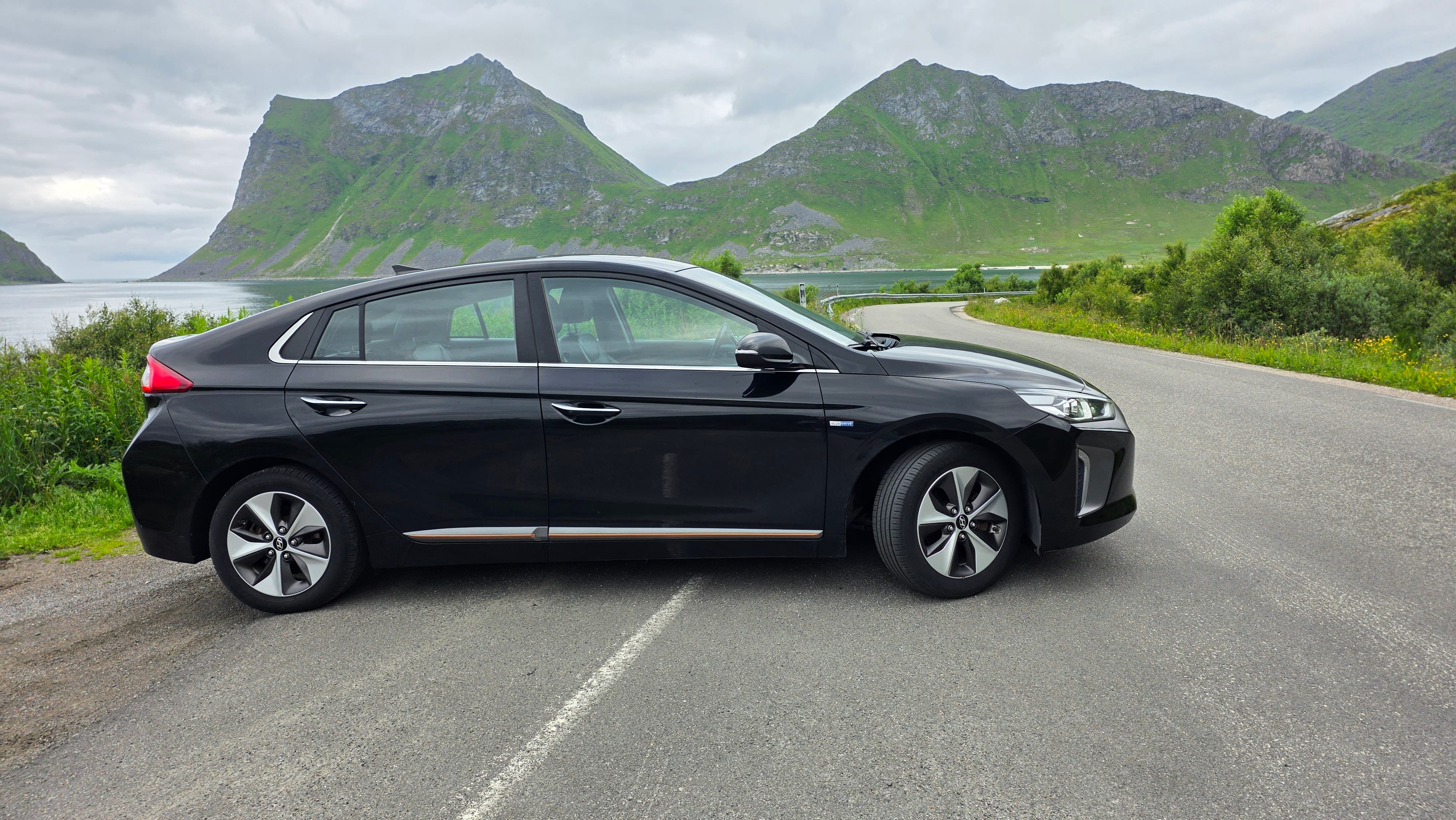 Hyundai Ioniq with Air conditioning