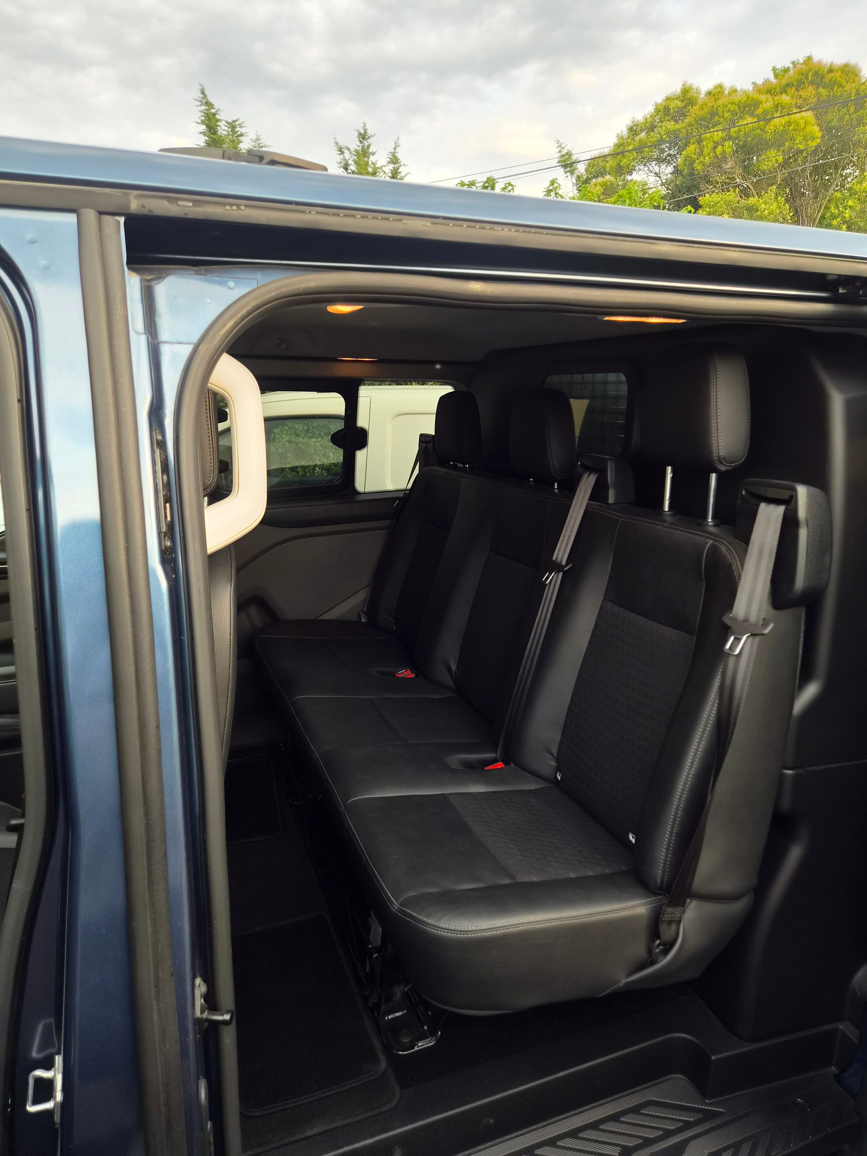 Ford Transit Custom Kombi 2.0l avec GPS