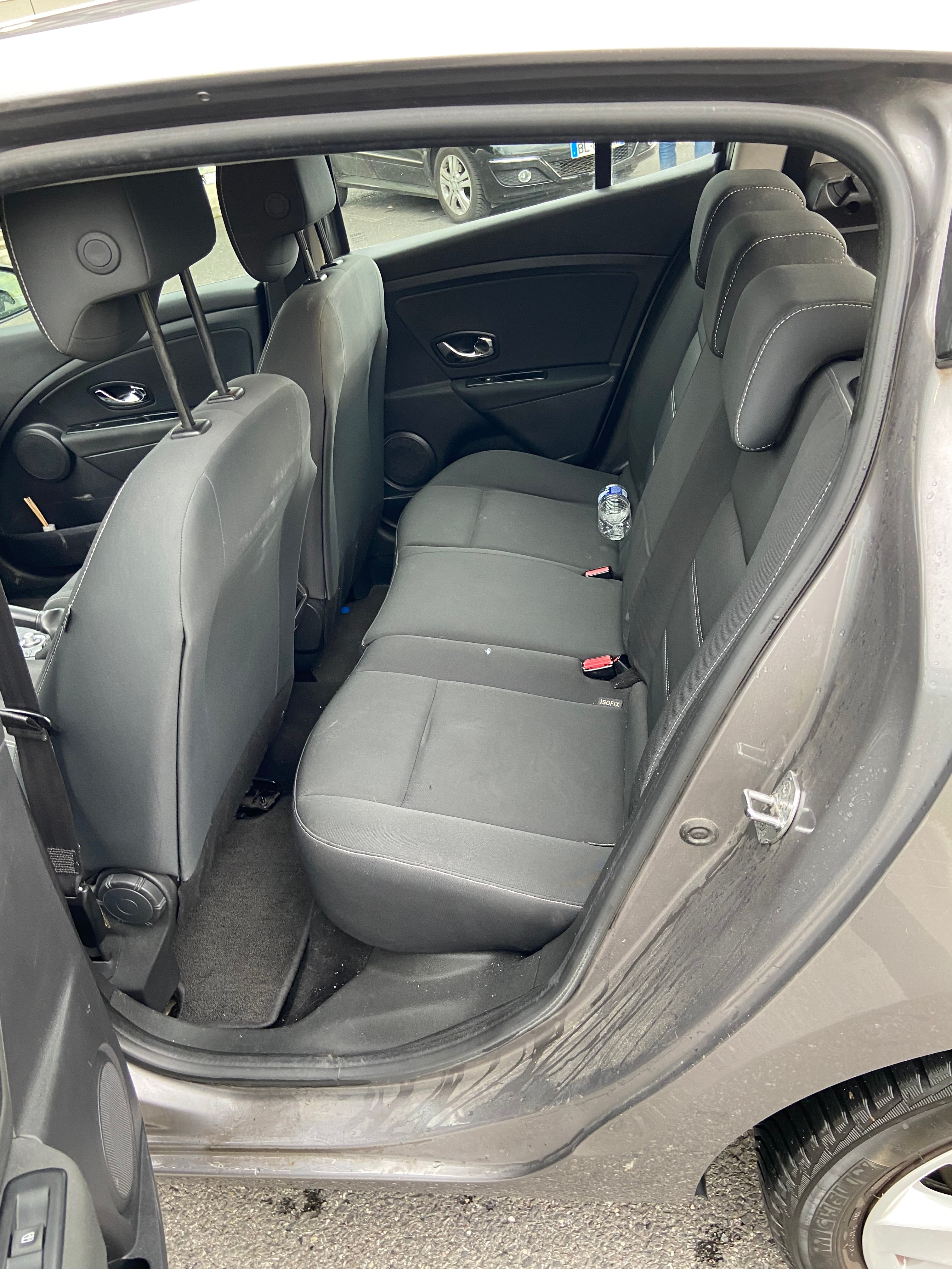 Renault Mégane avec Siège bébé