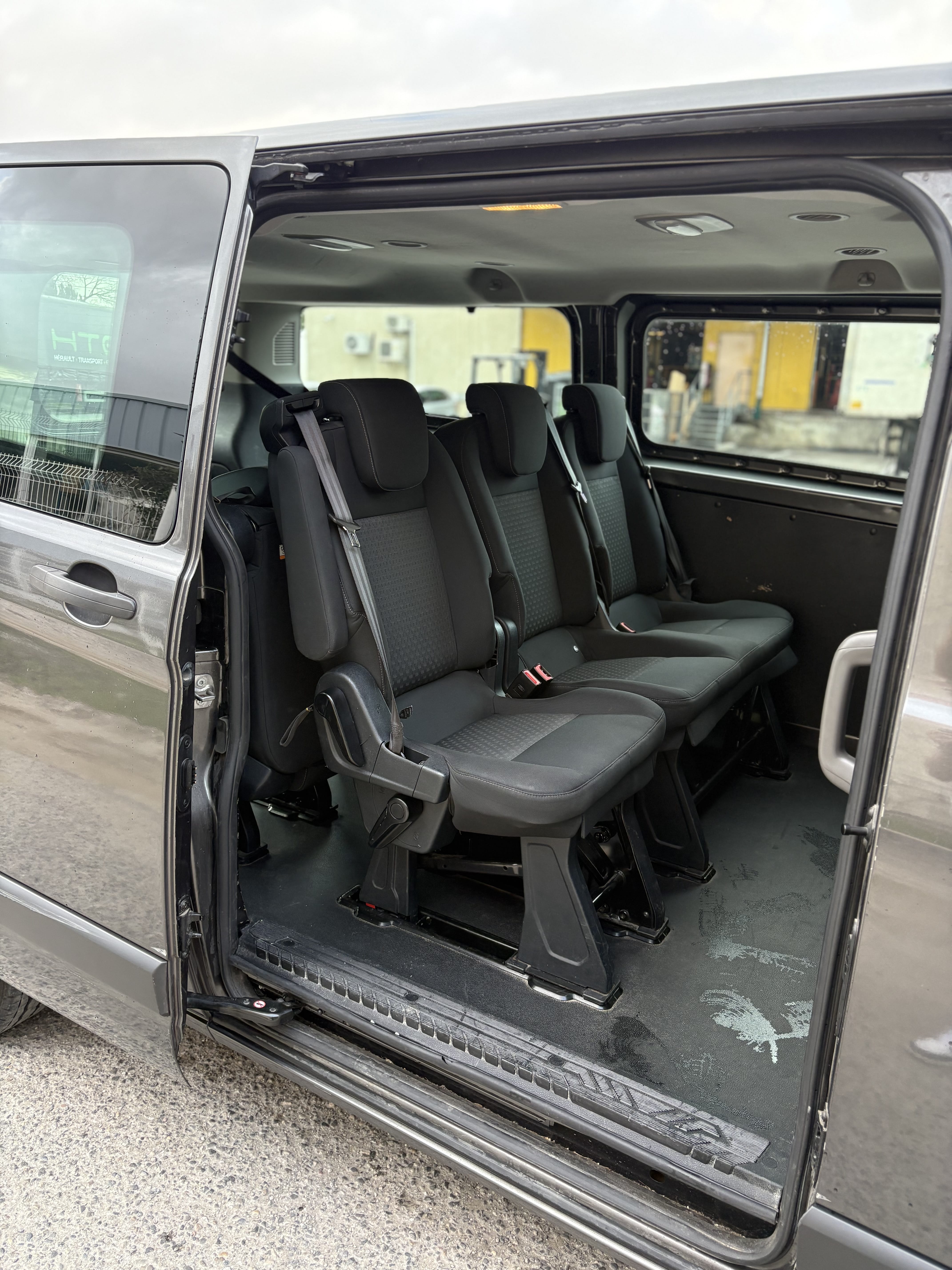 Ford Transit Custom Kombi avec Apple CarPlay