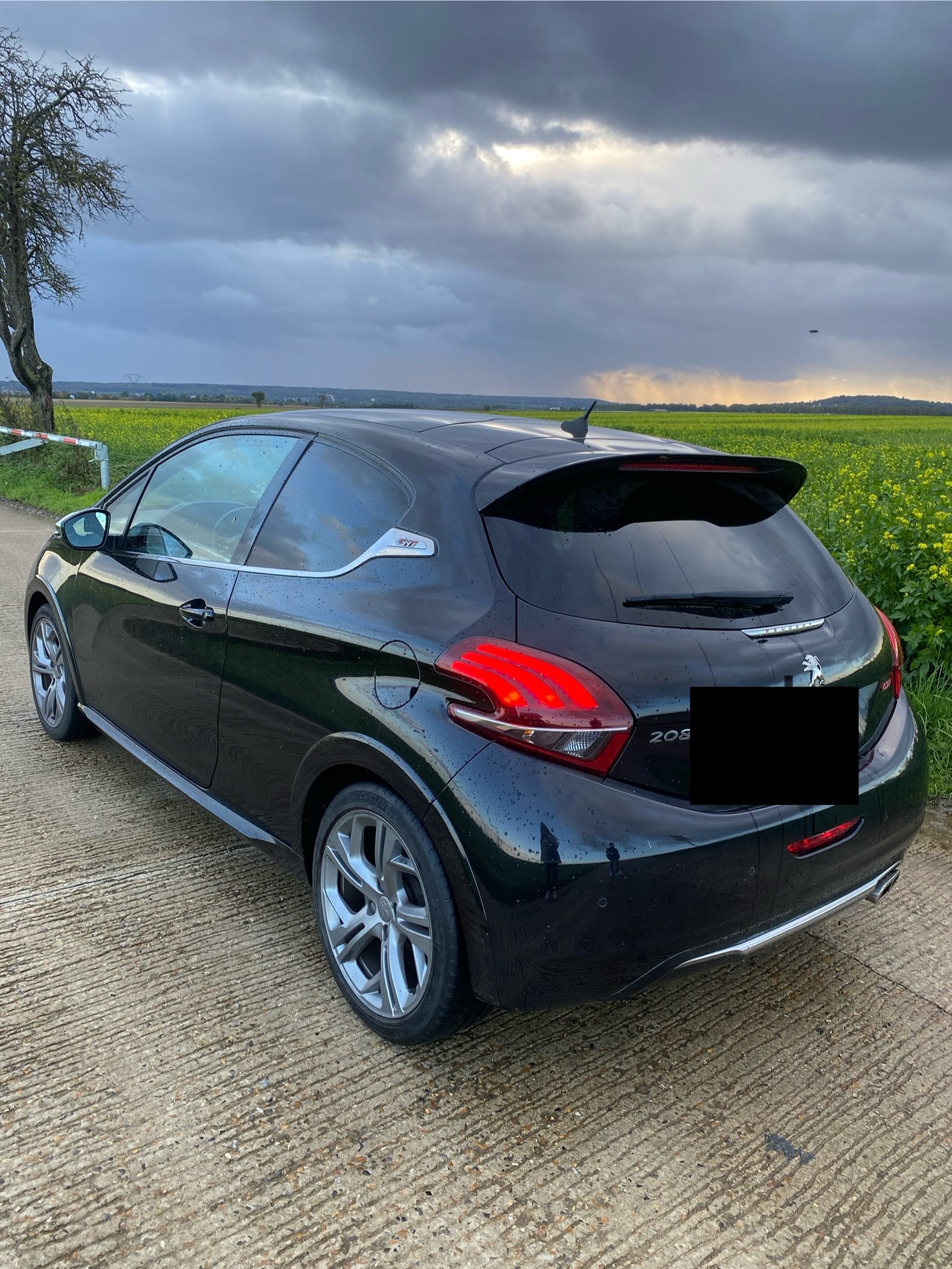 Peugeot 208 GTI avec GPS