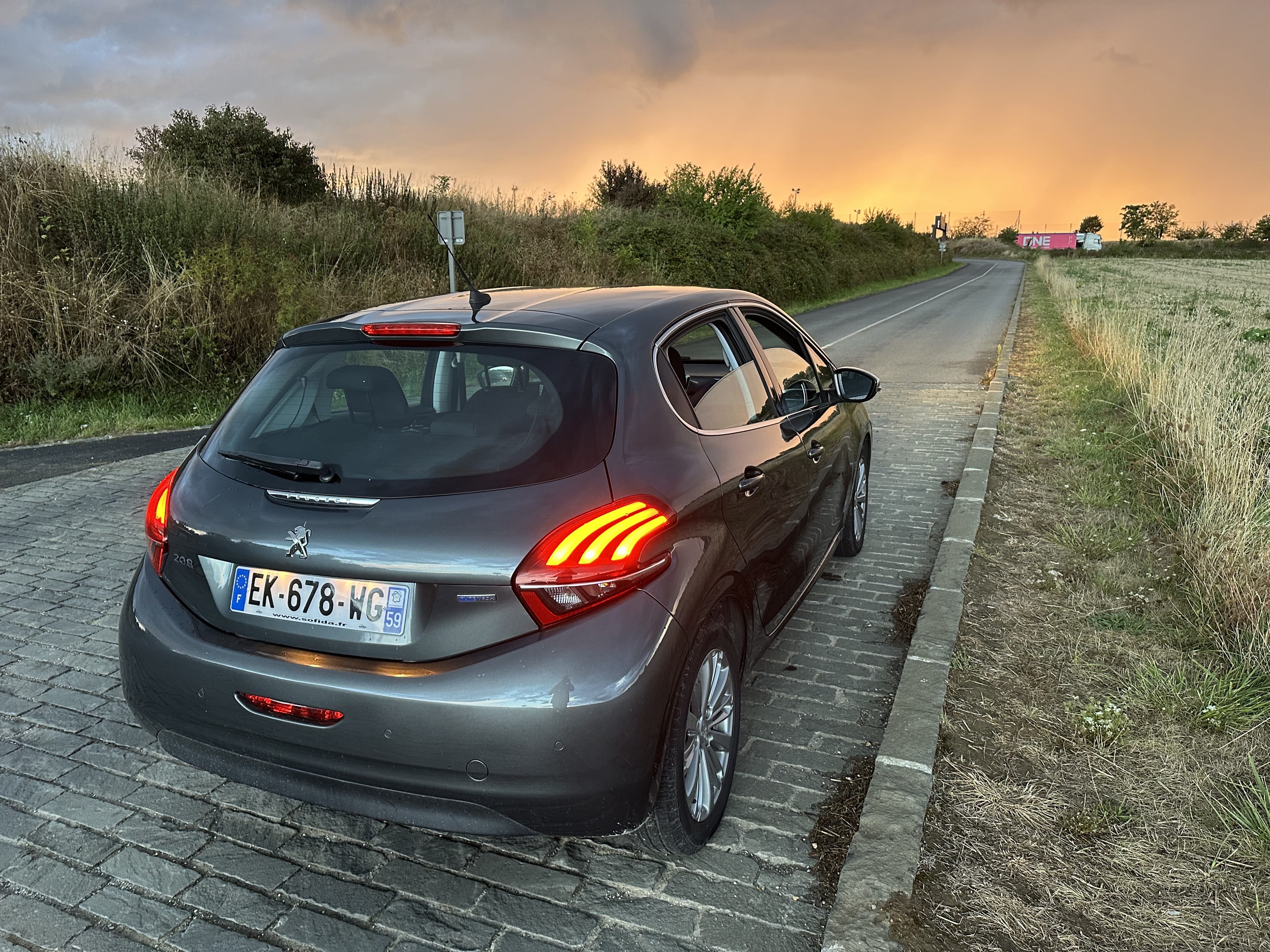 Peugeot 208 avec Régulateur de vitesse