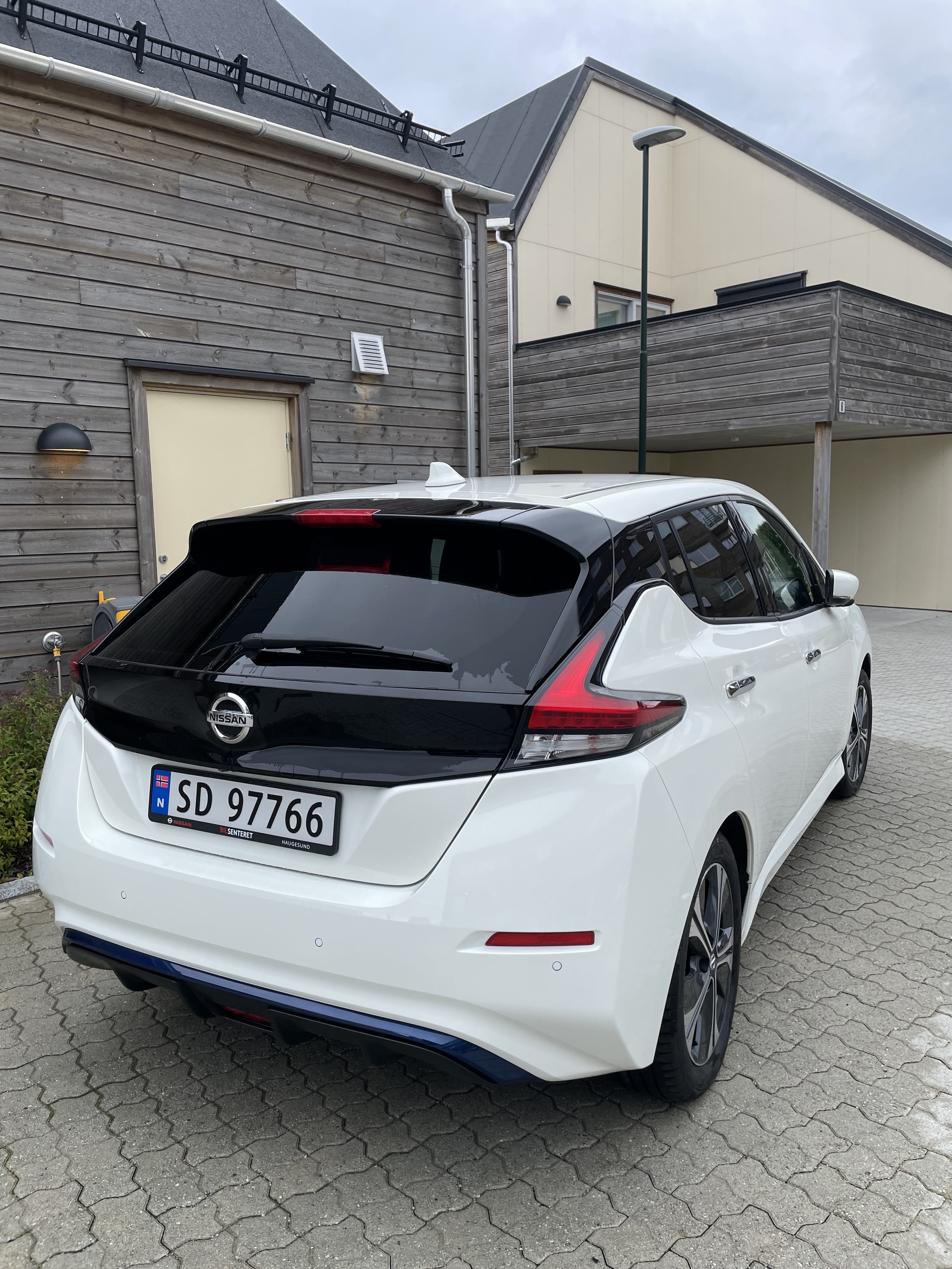 Nissan Leaf 40kWt batteri med GPS
