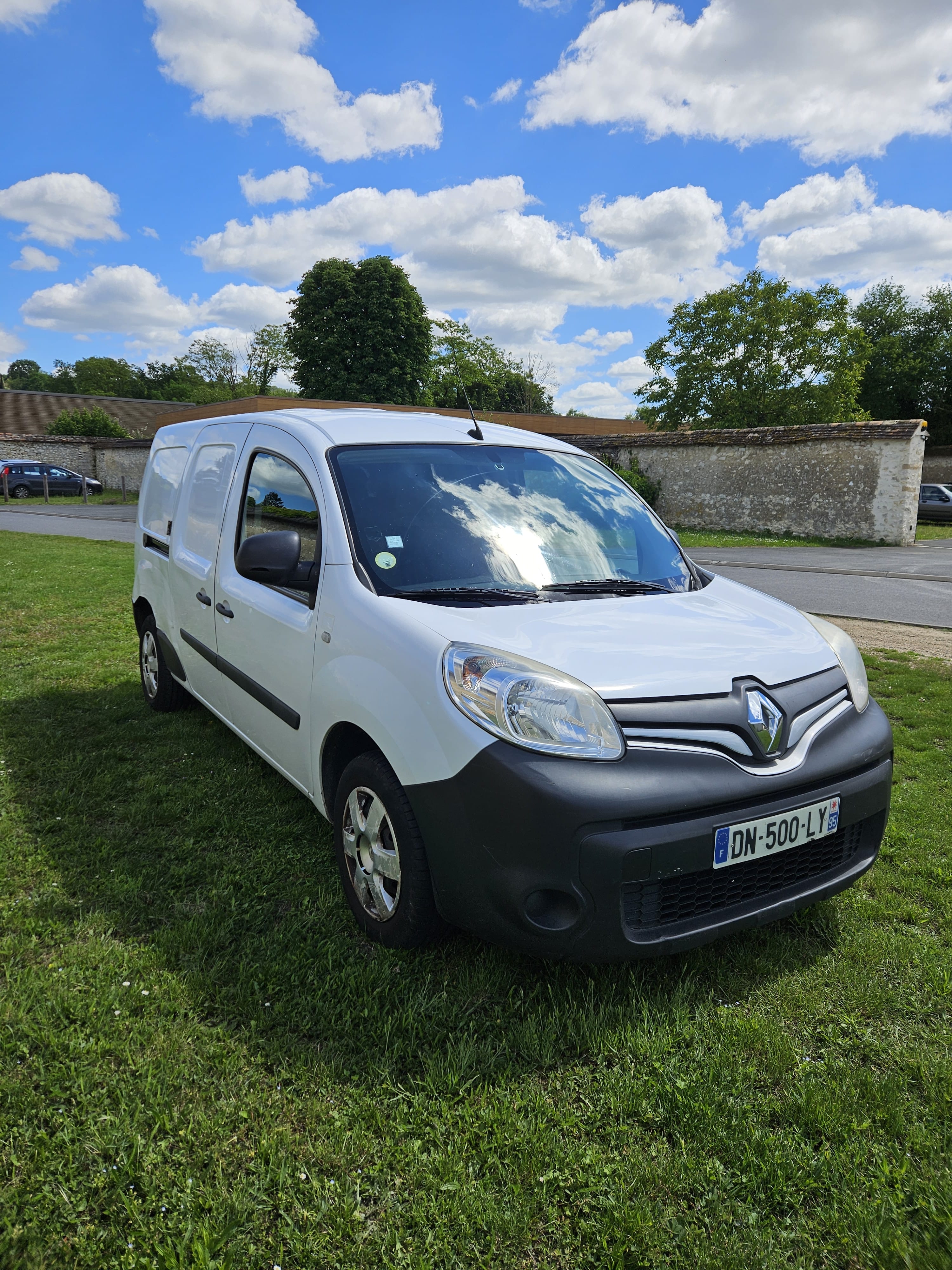 Renault Kangoo Fourgon MAXI 1.5 DCI 90CV avec Entrée audio / iPod