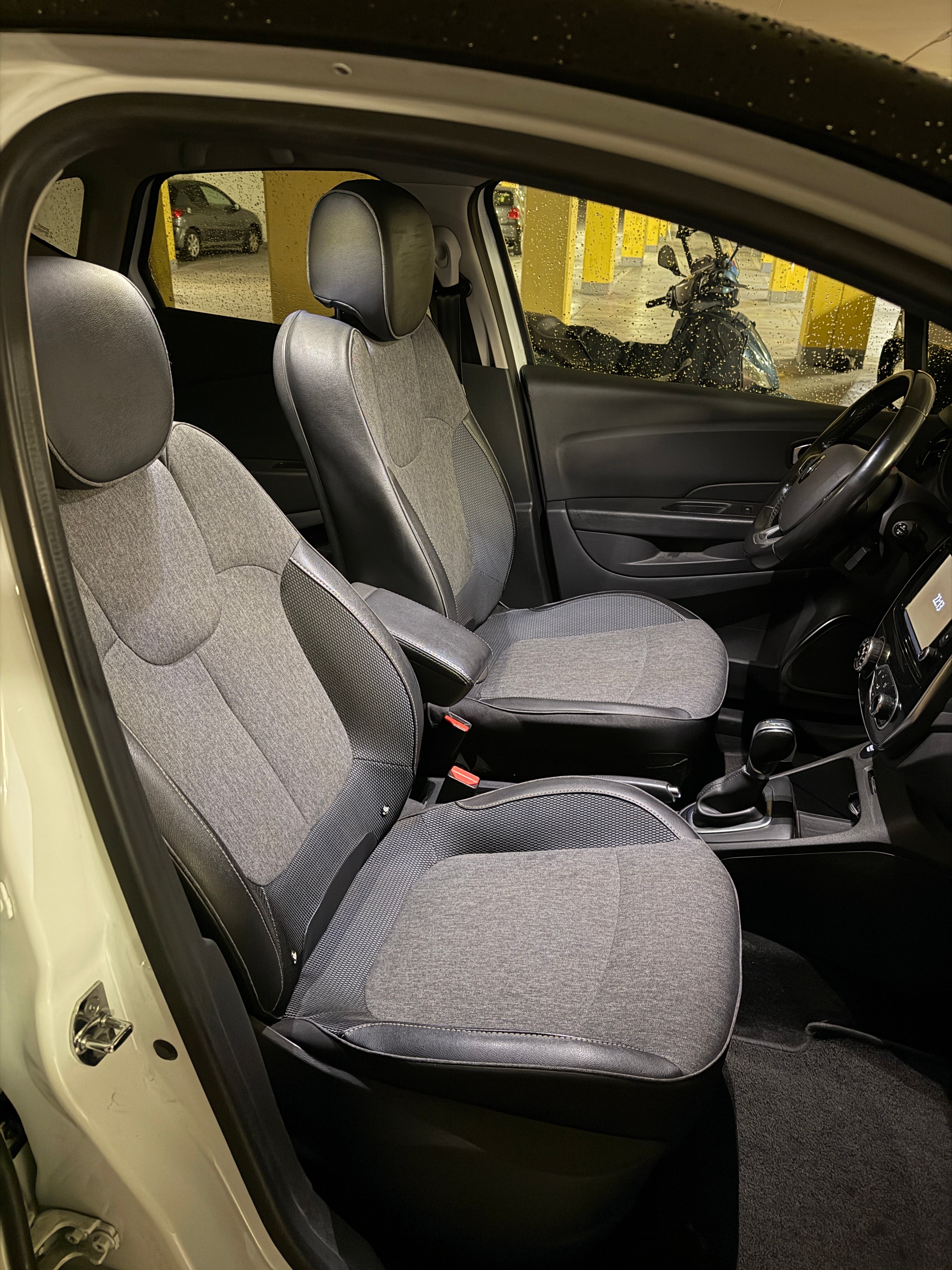 Renault Captur with Air conditioning