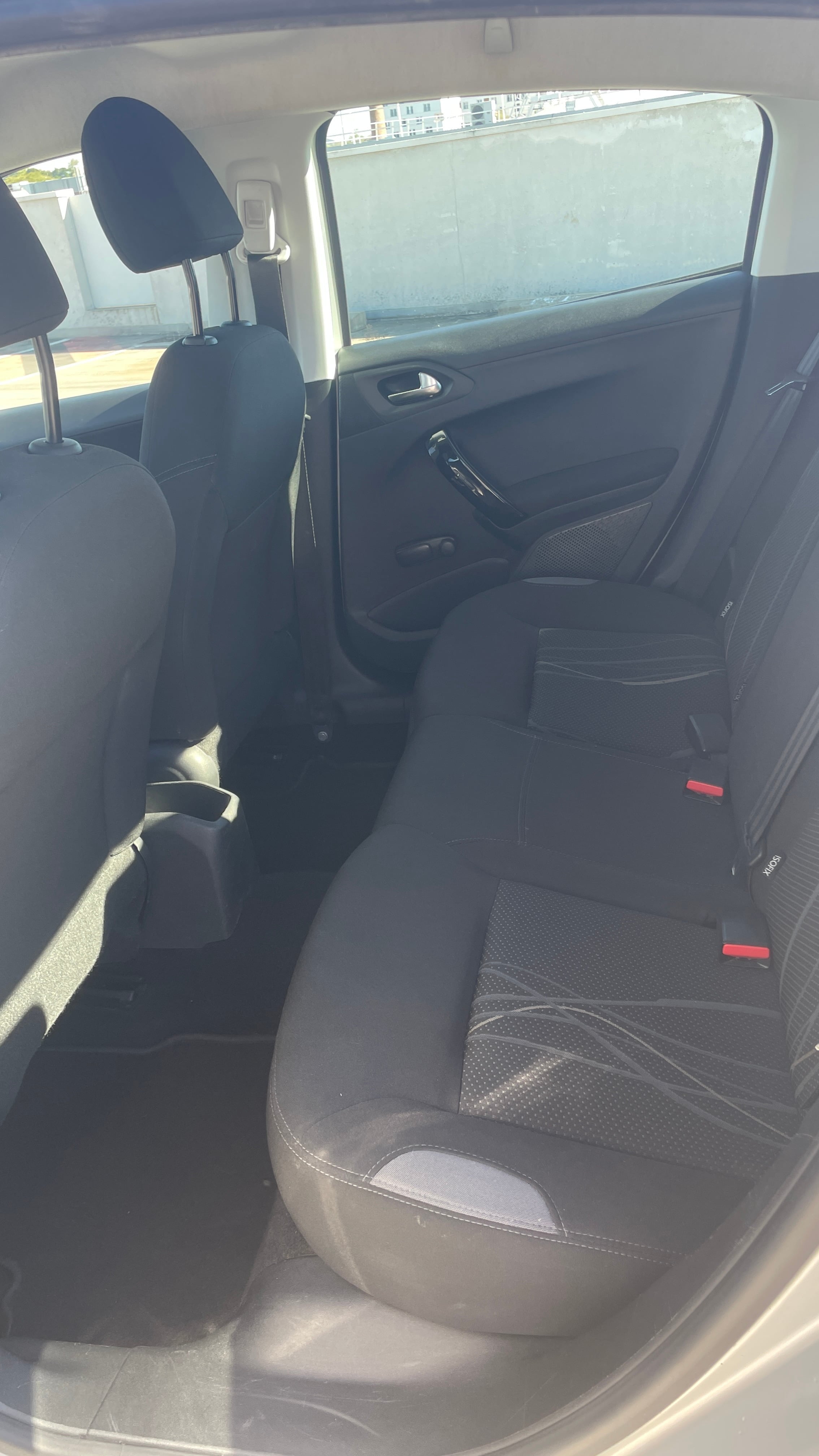 Peugeot 208 avec Autoradio