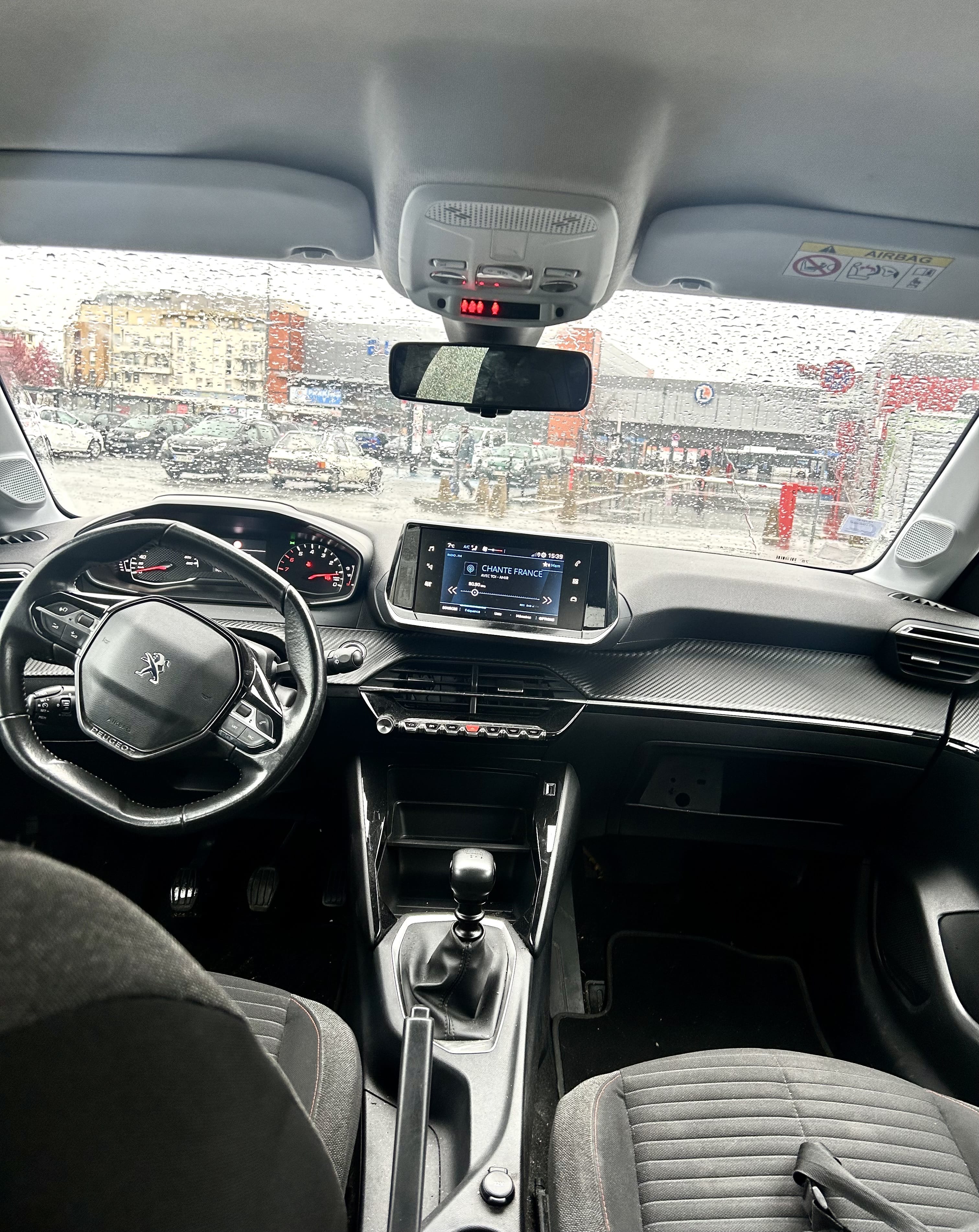 Peugeot 208 avec Régulateur de vitesse