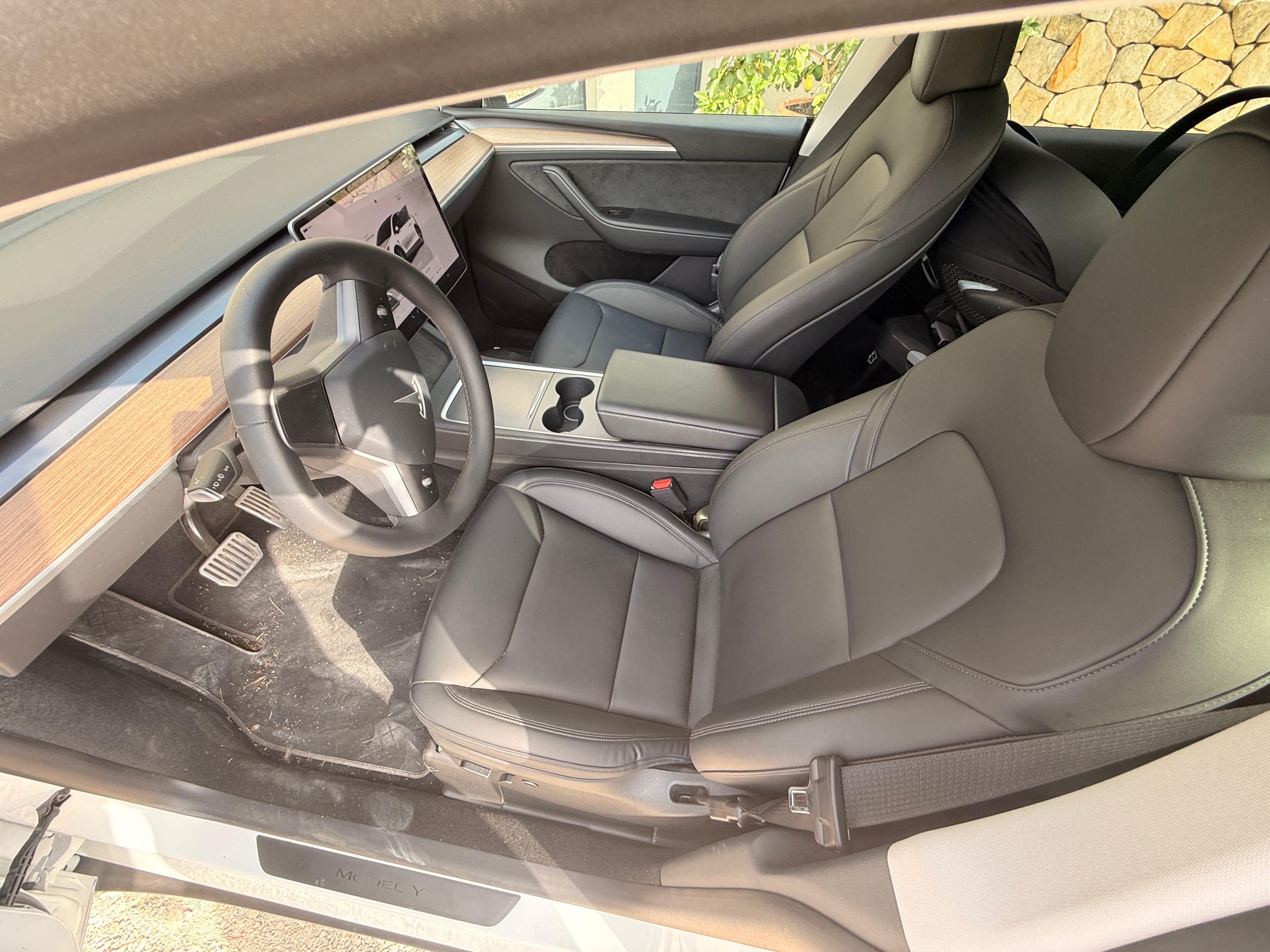 Tesla Model Y avec GPS