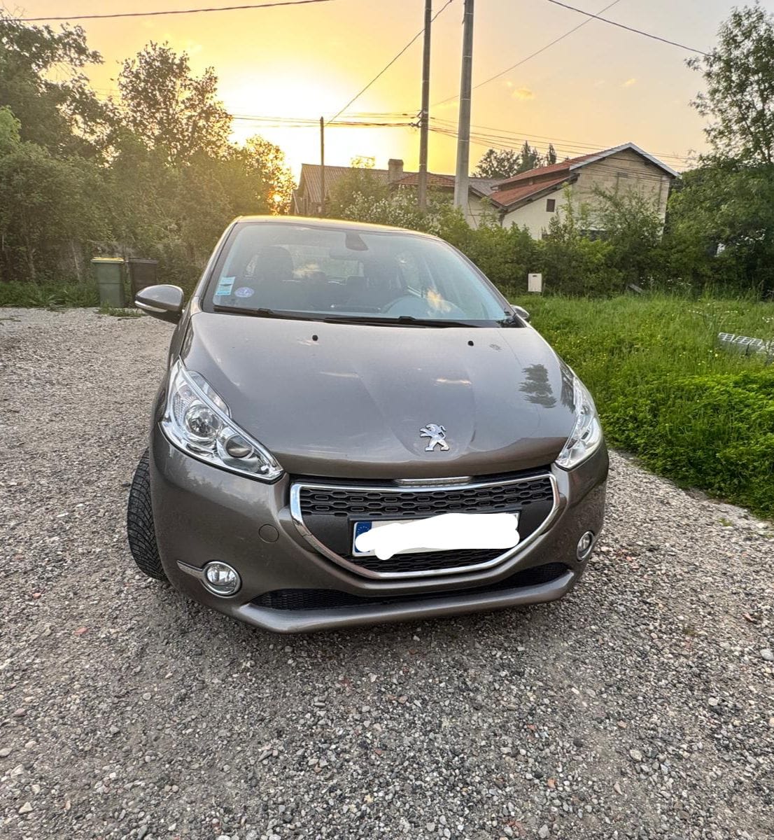 Peugeot 208, 2012, Essence 98