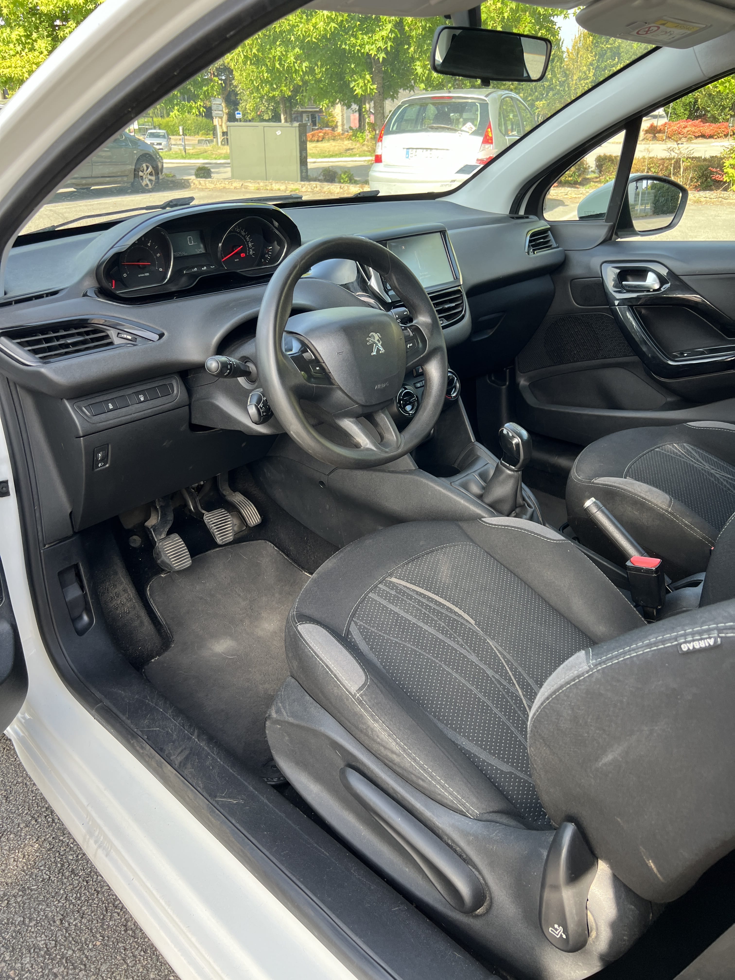 Peugeot 208 avec Climatisation