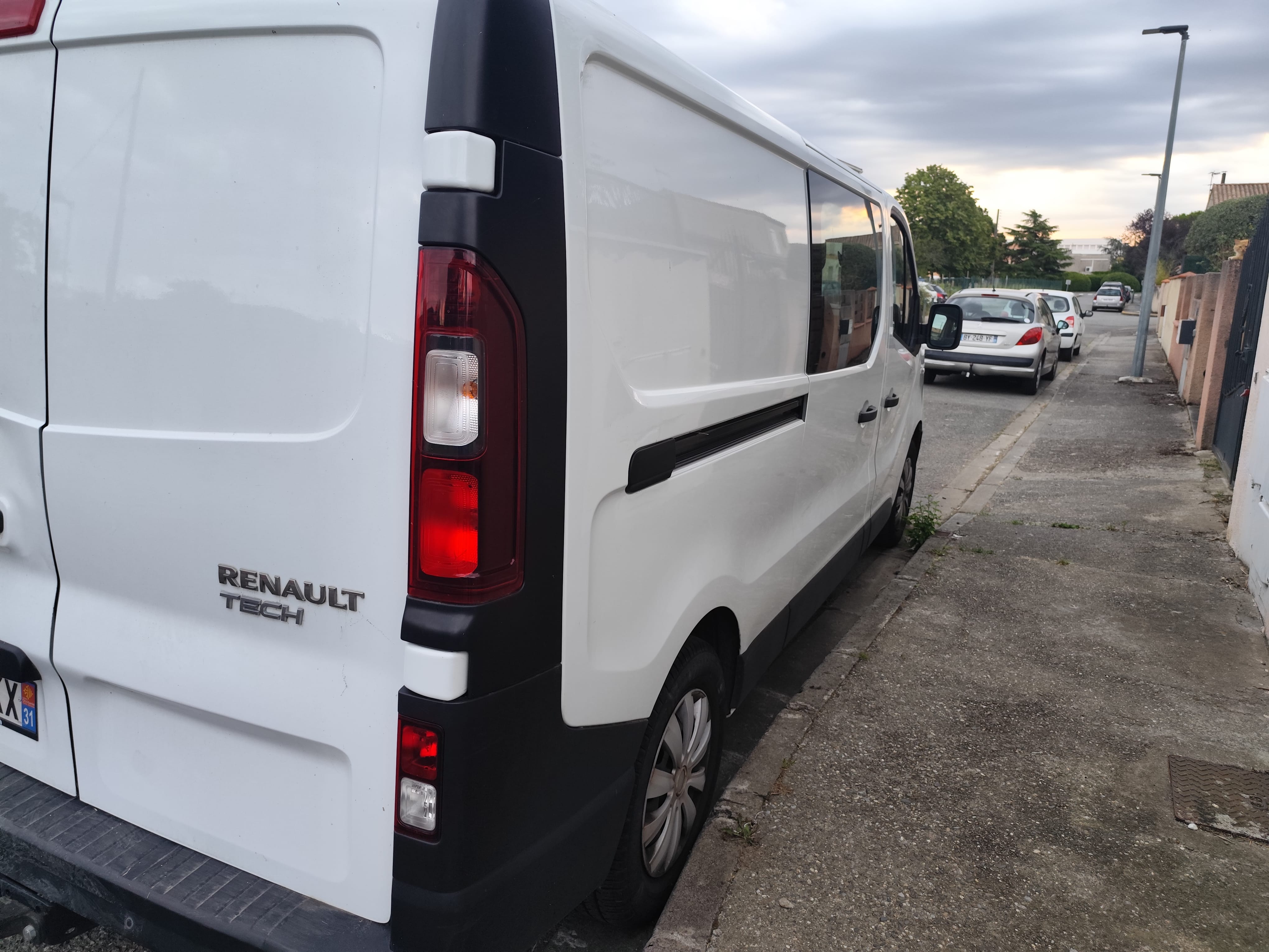 Renault Trafic Double Cabine  GRAND CONFORT avec Chaines